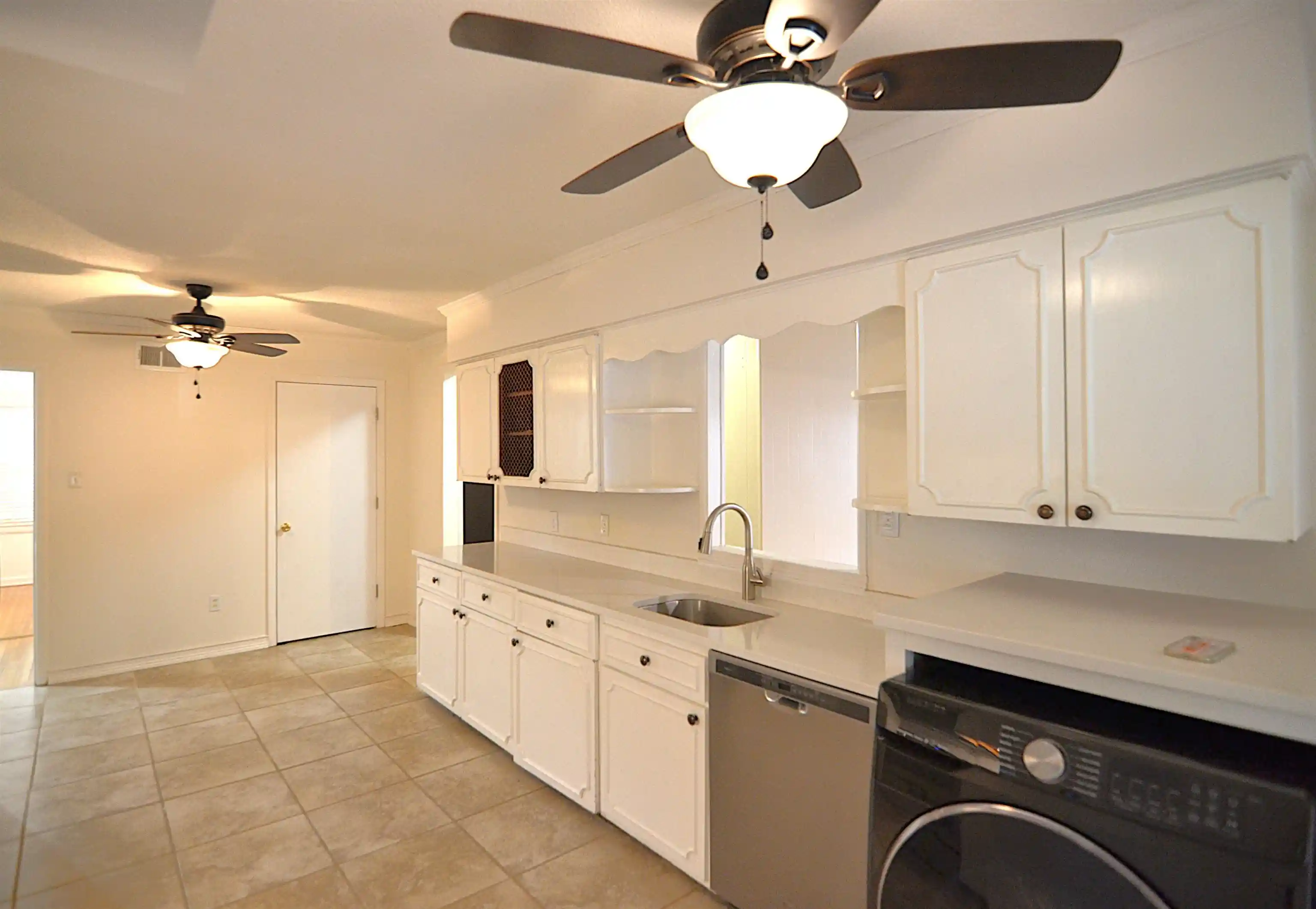 Photo 2 of Sale Pending at 5026 Flamingo Rd, Memphis, TN 38117 | MLS# 10224264 | Listing updated on 2026-09-20