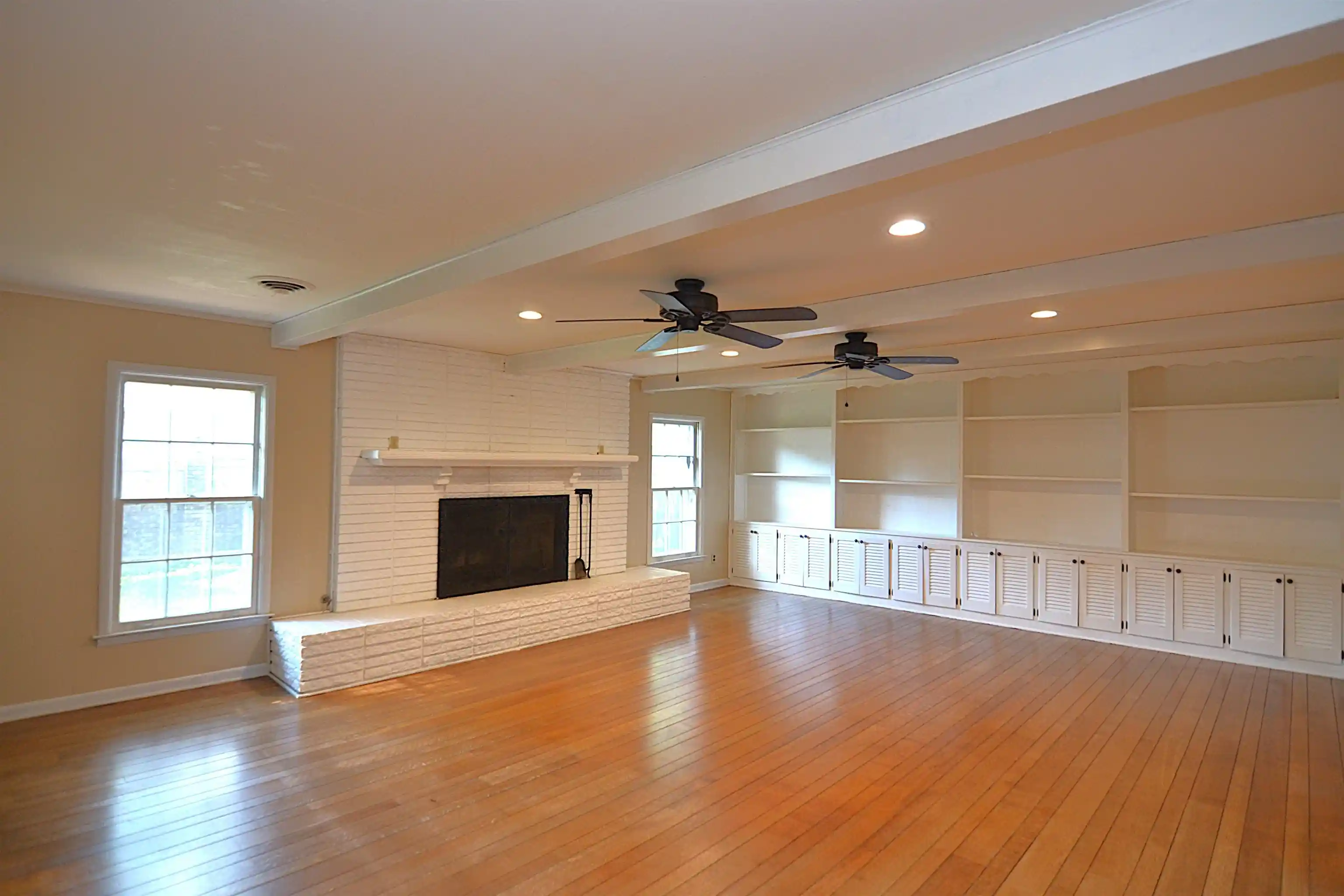 Photo 3 of Sale Pending at 5026 Flamingo Rd, Memphis, TN 38117 | MLS# 10224264 | Listing updated on 2026-09-20
