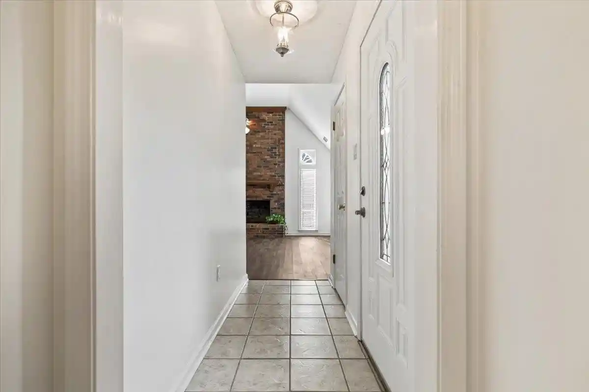2nd image of 1841 Park Trl Dr, Germantown, TN 38139
