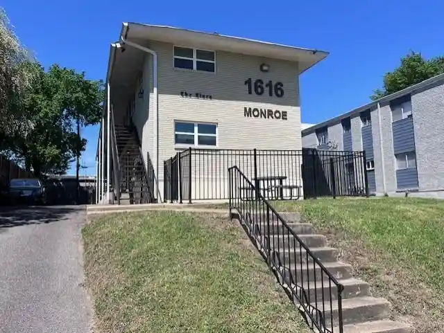 Homes for sale in Memphis, TN | 1616 Monroe Ave, Memphis, TN 38104 | MLS# 10224276