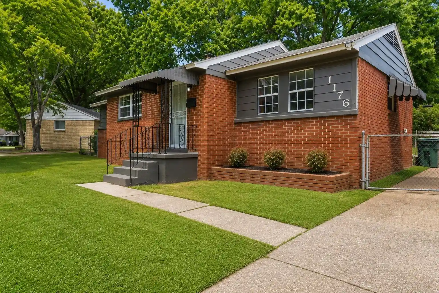 Photo 1 of Single family home for sale at 1176 S White Sta Rd, Memphis, TN 38117 | MLS# 10224283 | Listing updated on 2026-06-24