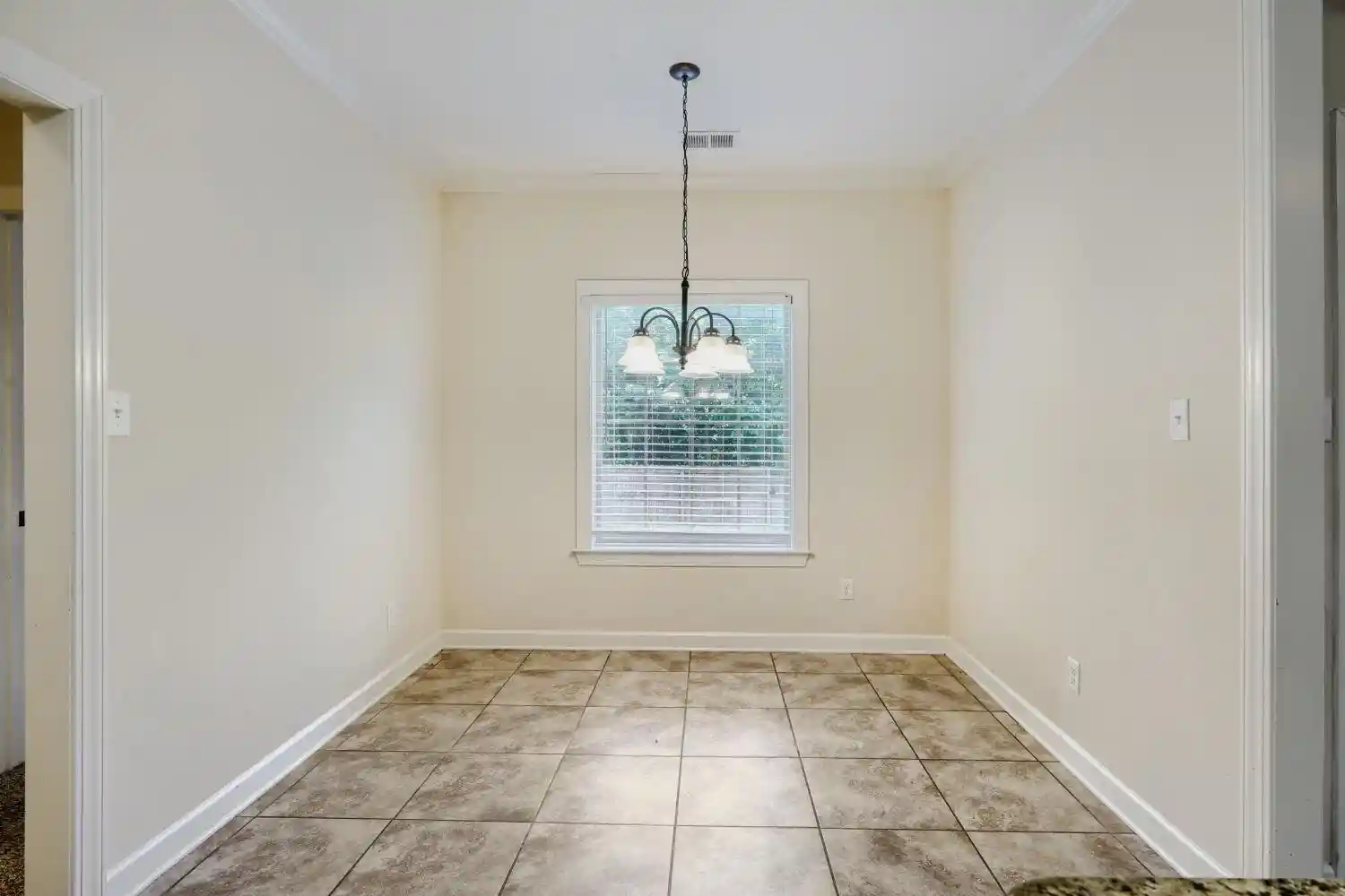 Photo 3 of Single family home for sale at 7935 Country Lake Dr, Bartlett, TN 38133 | MLS# 10224294 | Listing updated on 2026-08-21