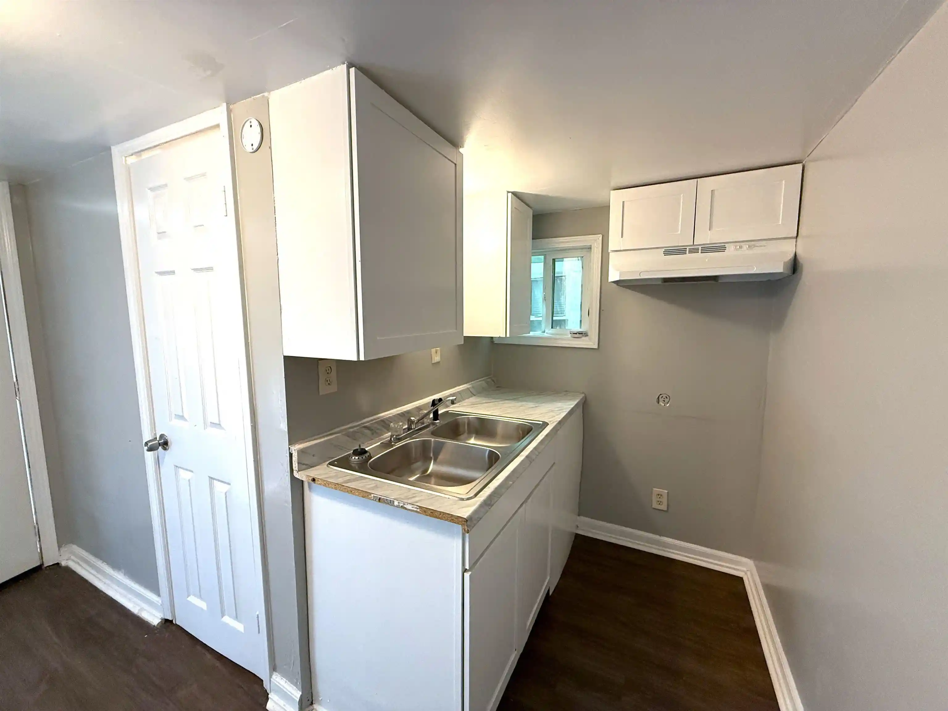 Listing Photo 2 - Condo for sale in building located at 3468 Bowen Ave, Memphis, TN 38122