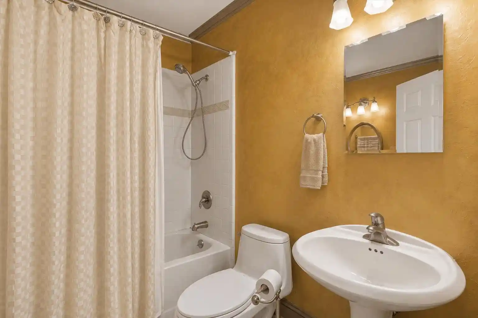 3rd image of 2532 E Hawthorne Rd, Bartlett, TN 38134 | MLS# 10224311