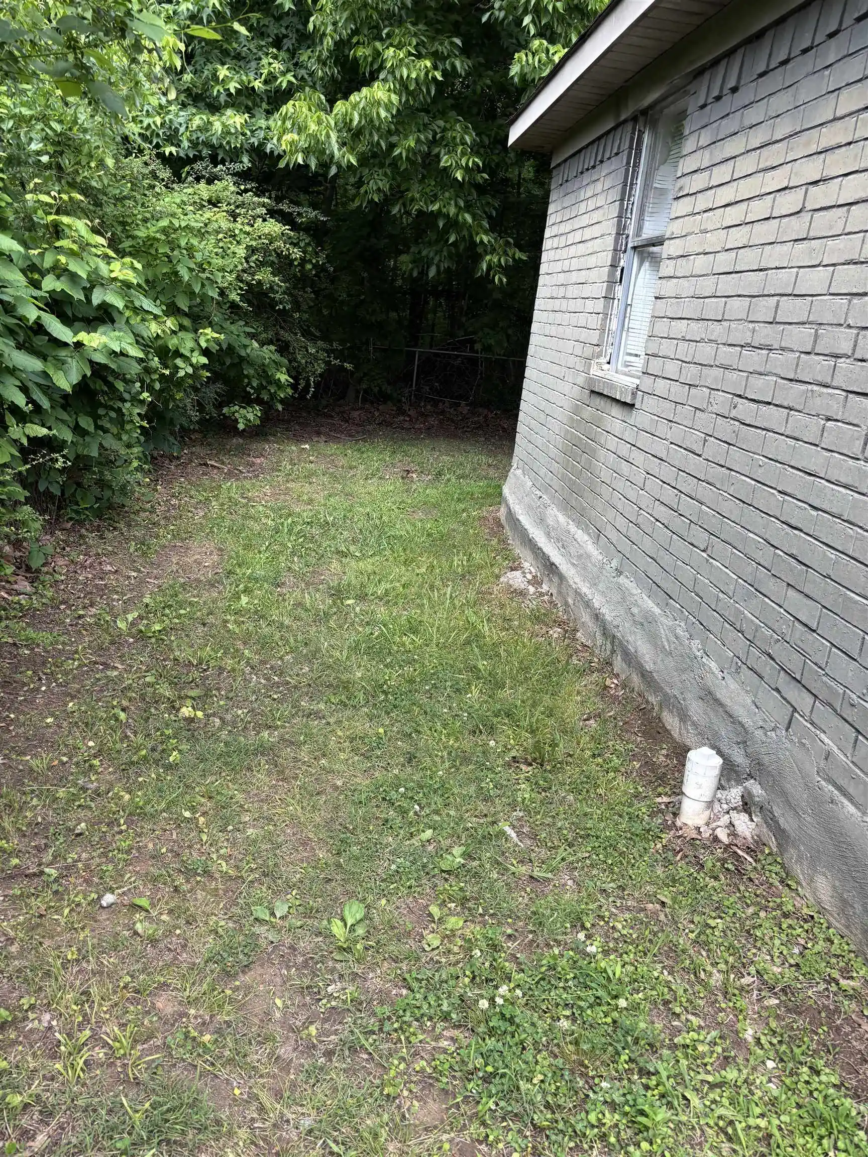 Photo 3 of Sale Pending at 3795 Black Forrest Dr, Memphis, TN 38128 | MLS# 10224318 | Listing updated on 2026-09-14