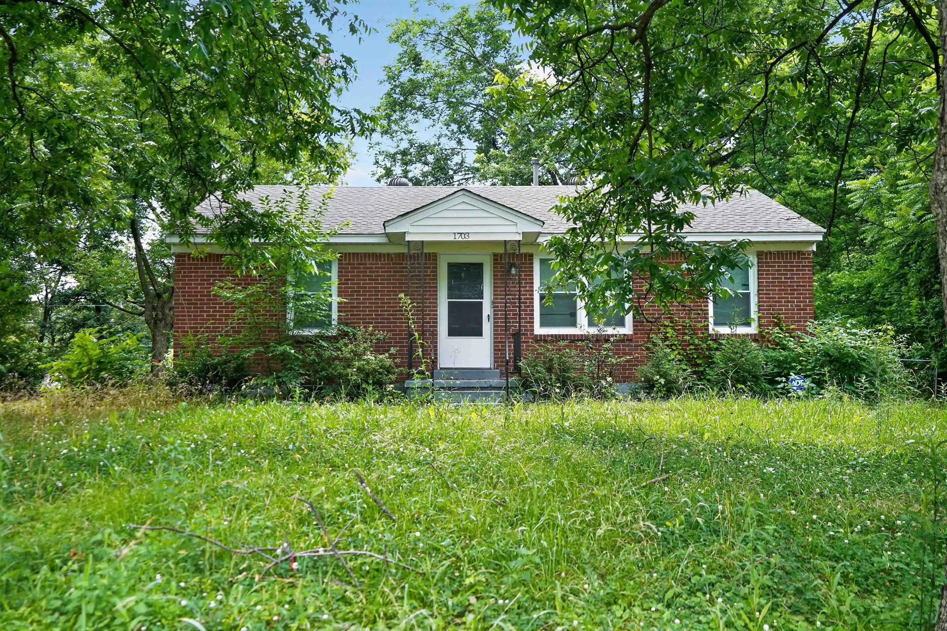 Photo 1 of Single family home for sale at 1703 Corning Ave, Memphis, TN 38127 | MLS# 10224320 | Listing updated on 2026-09-21
