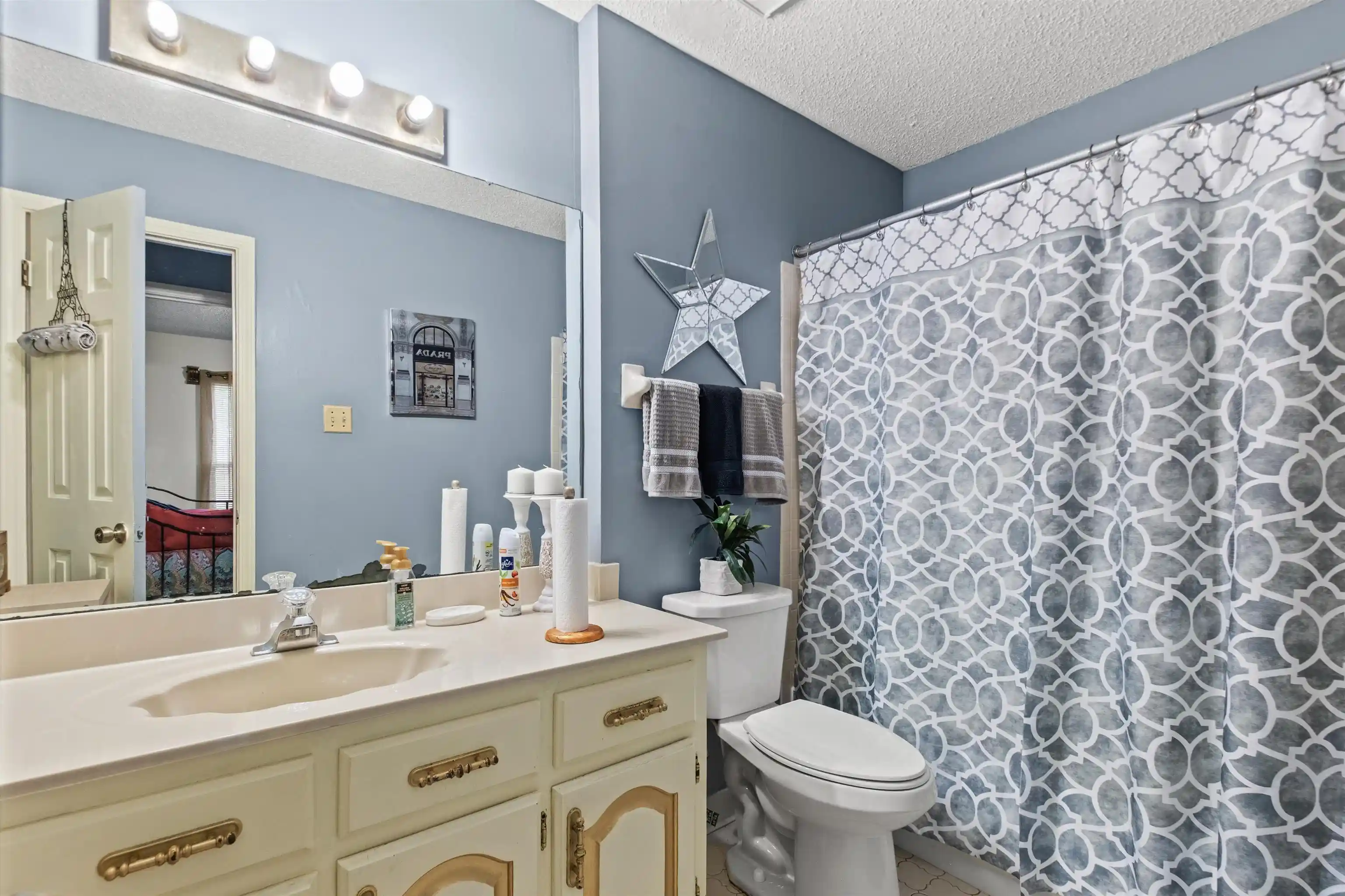 Photo 4 of Sale Pending at 7188 Autumn Forrest Dr, Memphis, TN 38125 | MLS# 10224416 | Listing updated on 2026-09-10