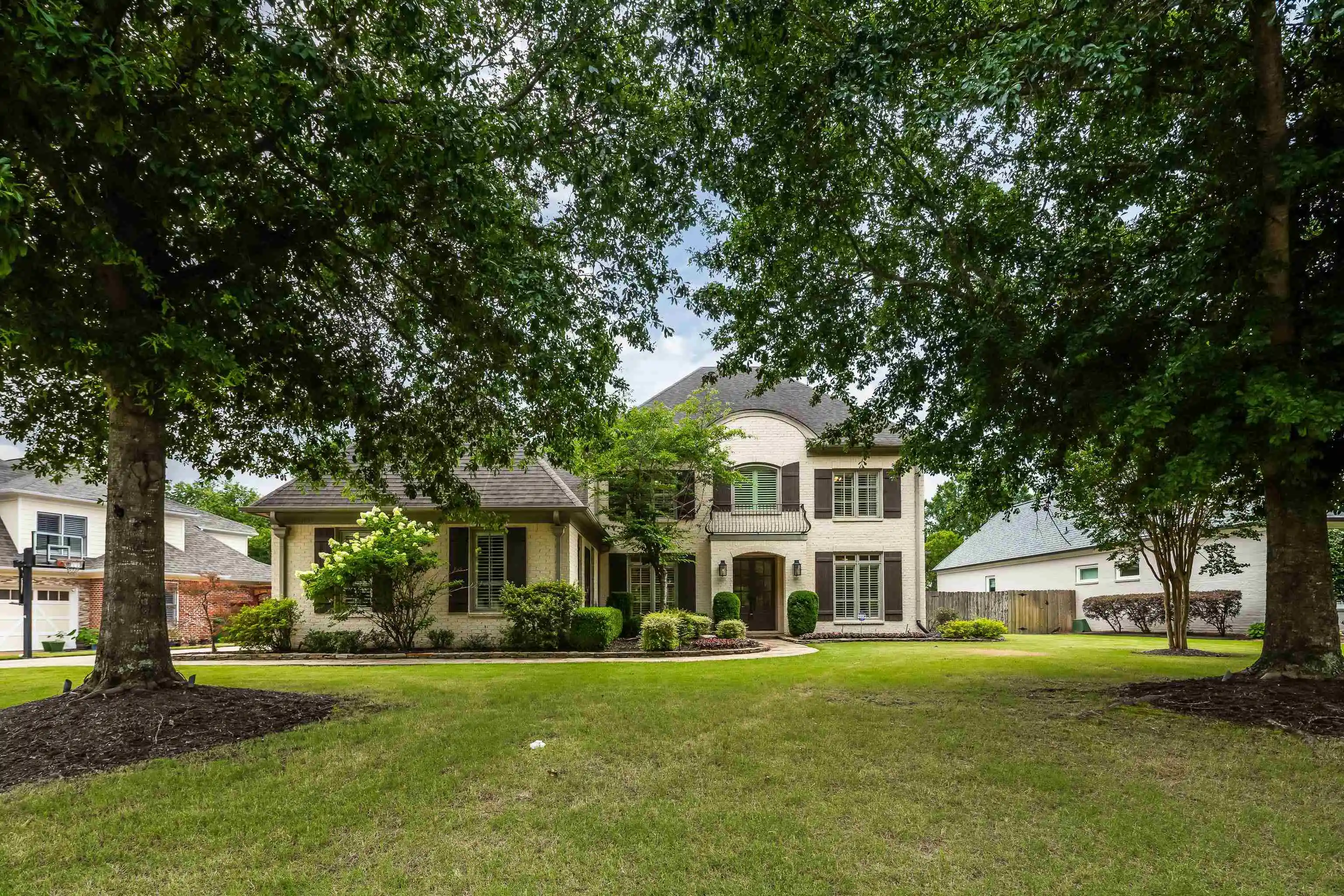 Photo 1 of Single family home for sale at 1633 Dogwood Crk Dr, Germantown, TN 38139 | MLS# 10224417 | Listing updated on 2026-09-01