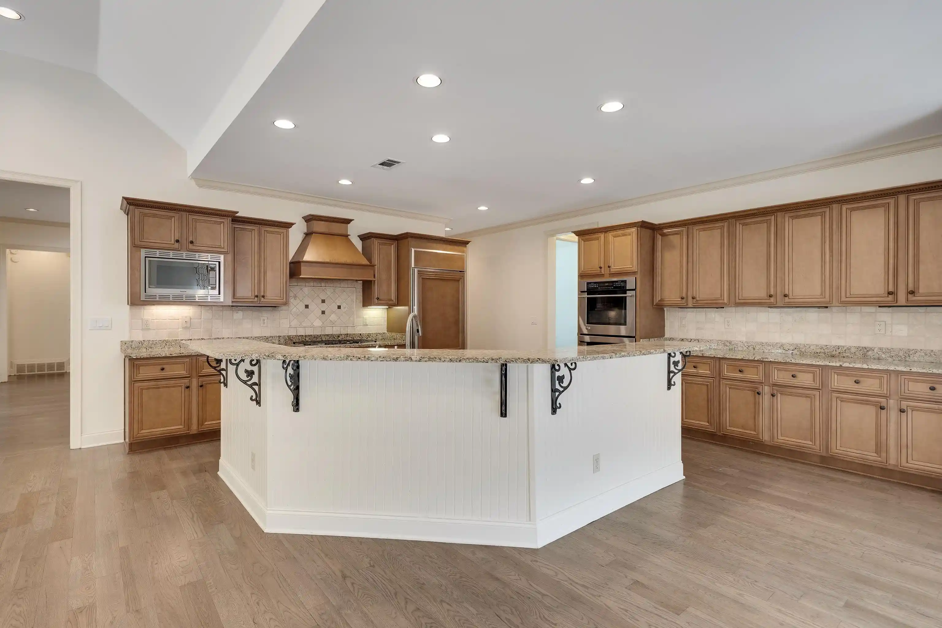 Photo 2 of Single family home for sale at 1633 Dogwood Crk Dr, Germantown, TN 38139 | MLS# 10224417 | Listing updated on 2026-09-01