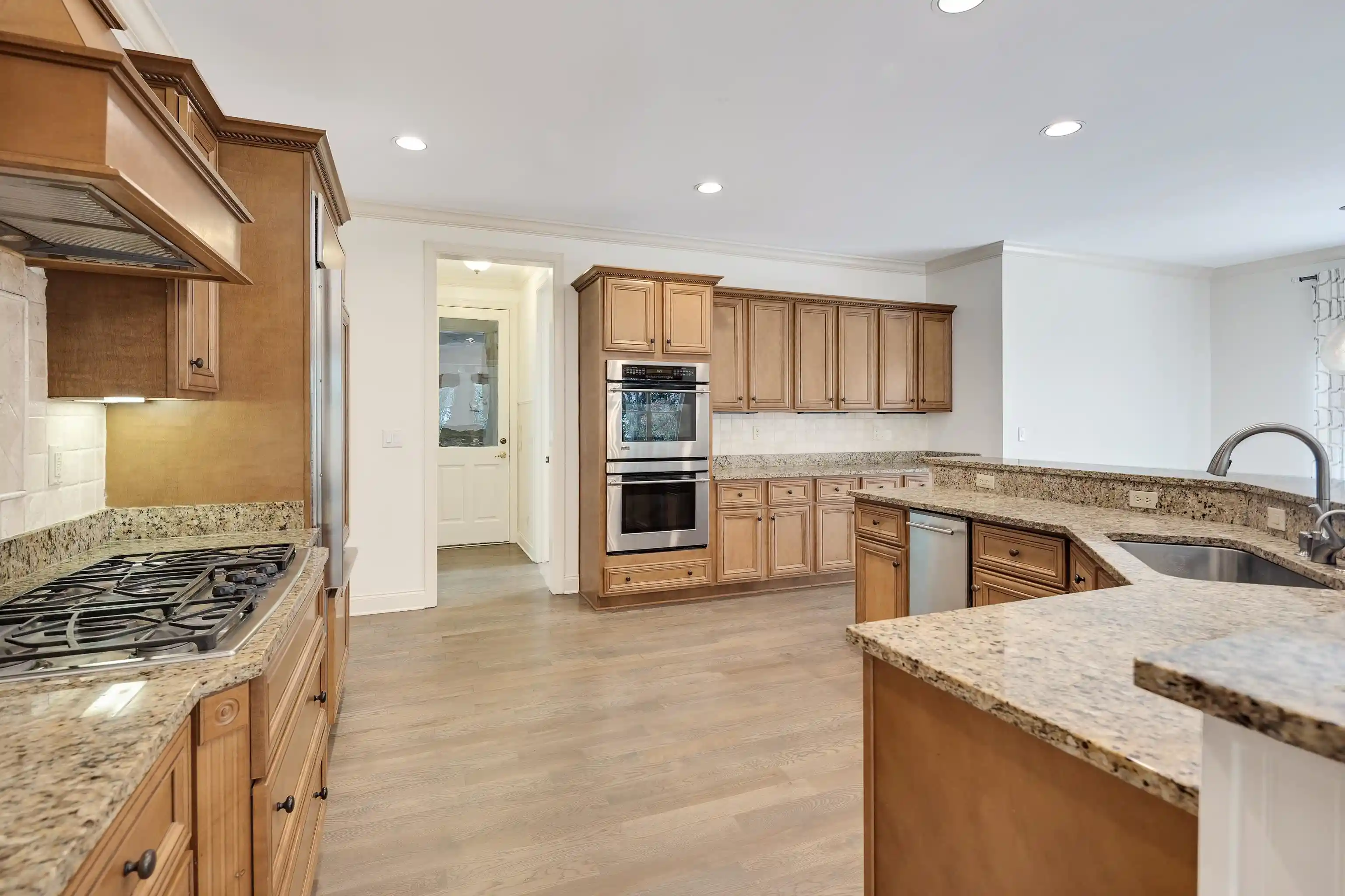 Photo 3 of Single family home for sale at 1633 Dogwood Crk Dr, Germantown, TN 38139 | MLS# 10224417 | Listing updated on 2026-09-01