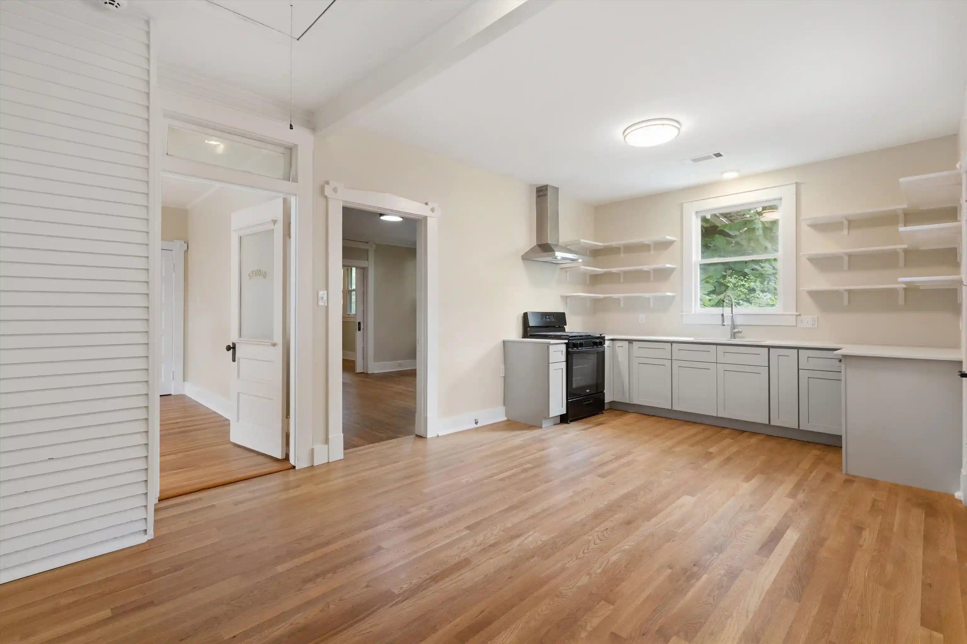Photo 3 of Single family home for sale at 2037 Nelson Ave, Memphis, TN 38104 | MLS# 10224418 | Listing updated on 2026-09-10