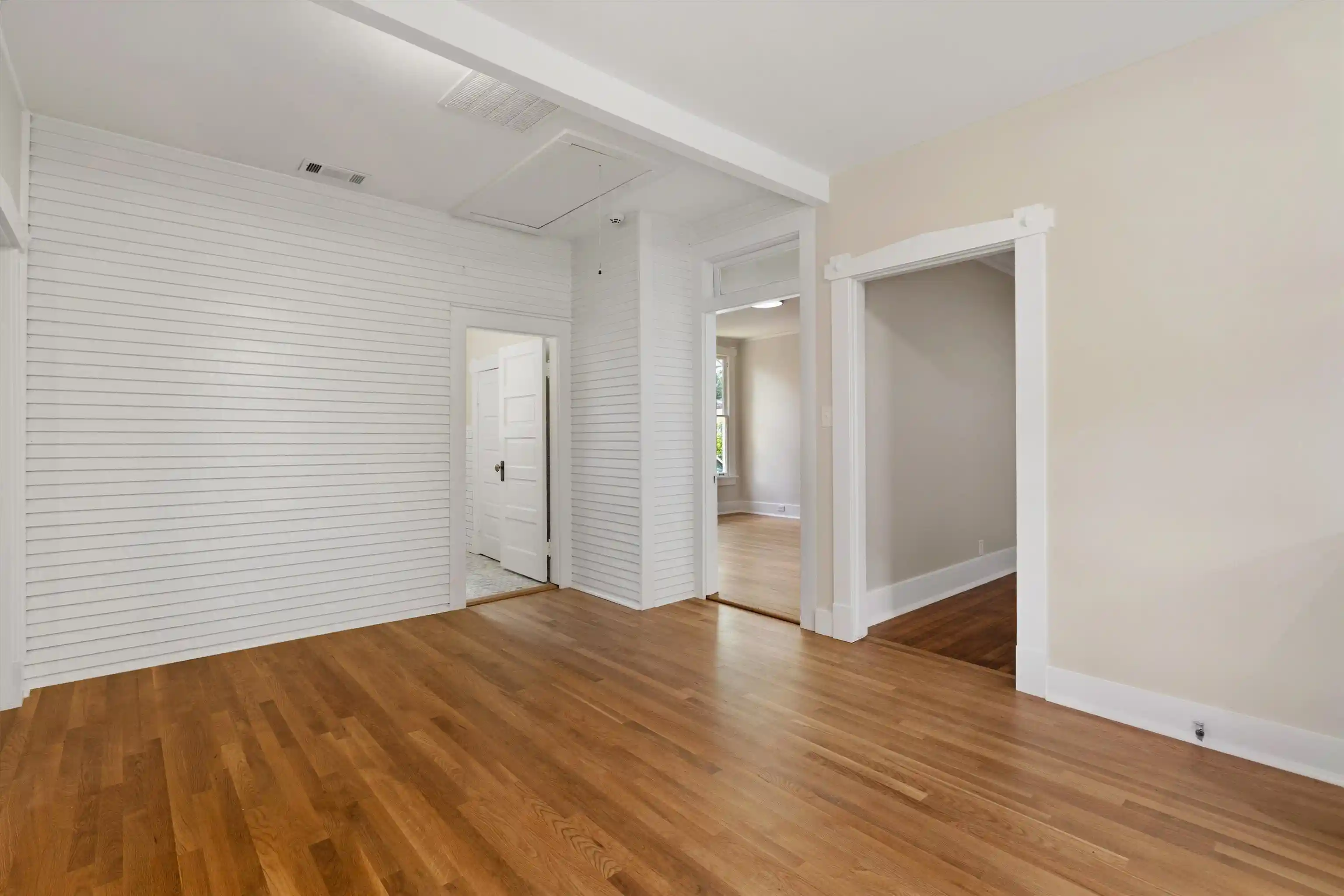 Photo 4 of Single family home for sale at 2037 Nelson Ave, Memphis, TN 38104 | MLS# 10224418 | Listing updated on 2026-09-10
