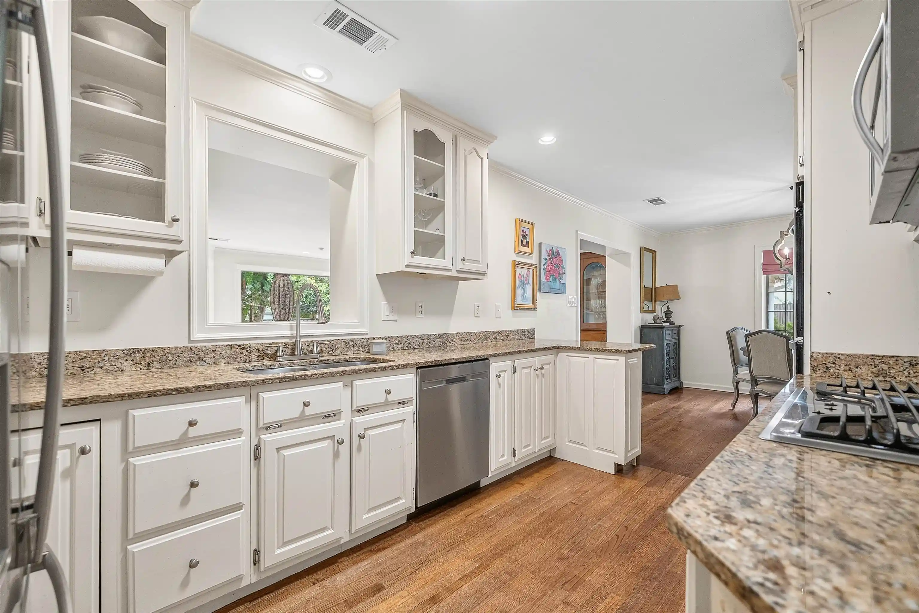 Photo 2 of Sale Pending at 399 Greenfield Rd, Memphis, TN 38117 | MLS# 10224445 | Listing updated on 2026-09-22