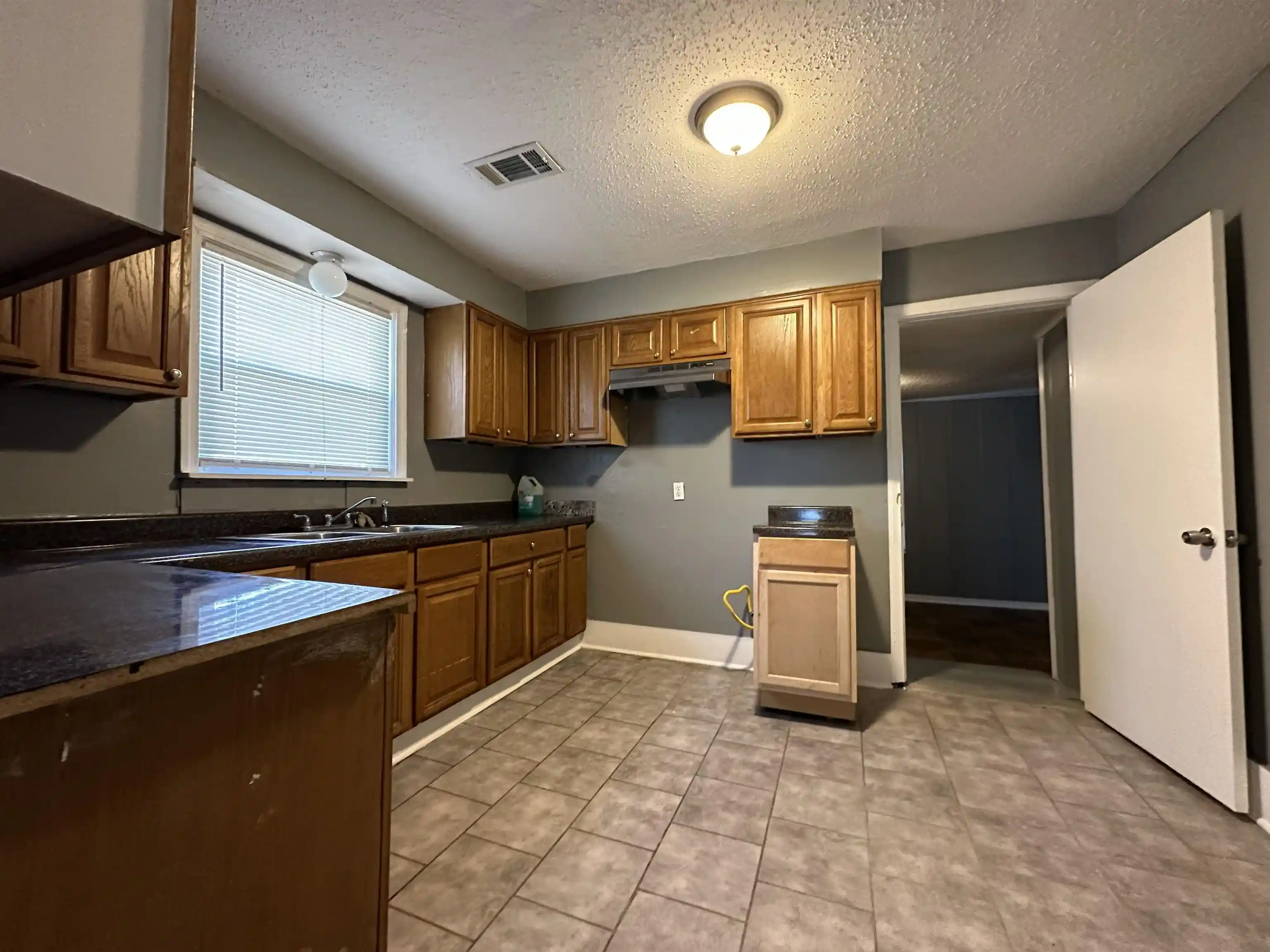 Photo 3 of Single family home for sale at 575 E Dison Ave, Memphis, TN 38106 | MLS# 10224447 | Listing updated on 2026-07-01