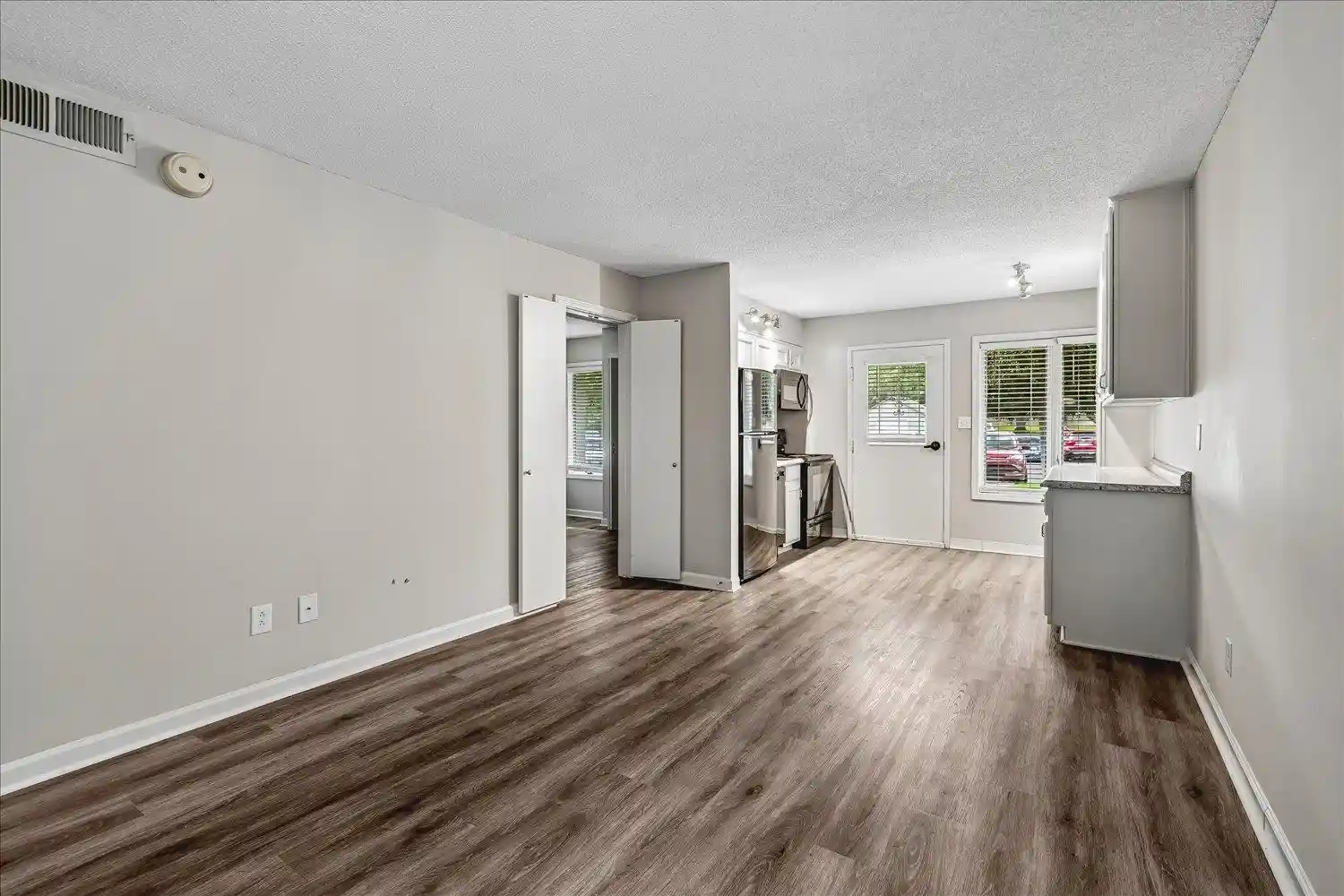 Photo 2 of Sale Pending at 3589 Covington Pike #112, Memphis, TN 38128 | MLS# 10224455 | Listing updated on 2026-08-31