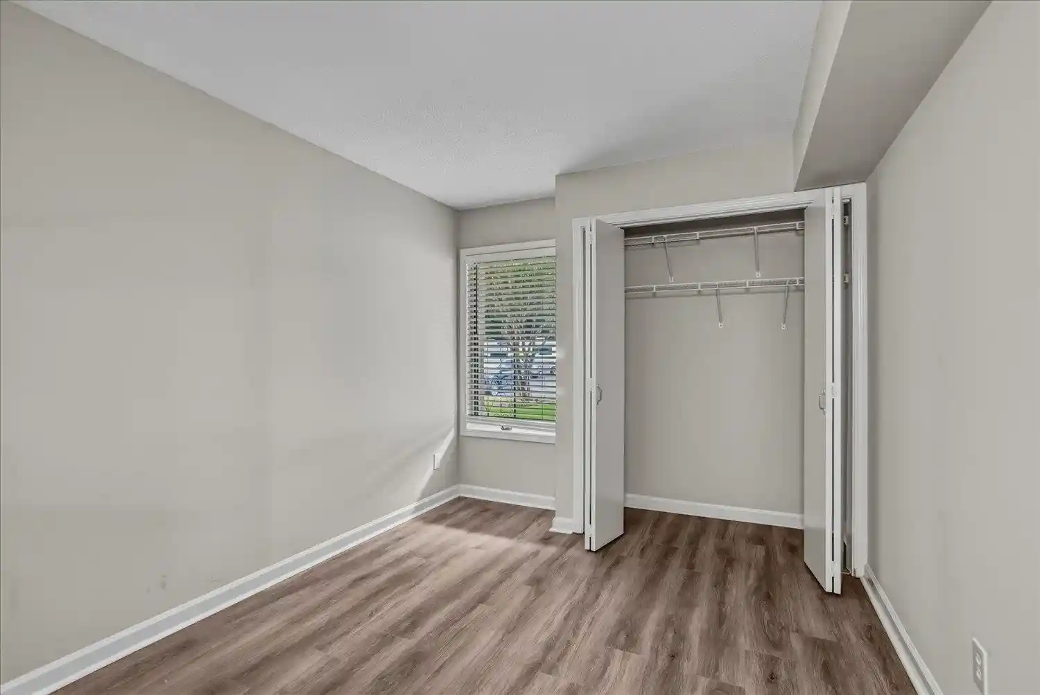 Photo 3 of Sale Pending at 3589 Covington Pike #112, Memphis, TN 38128 | MLS# 10224455 | Listing updated on 2026-08-31