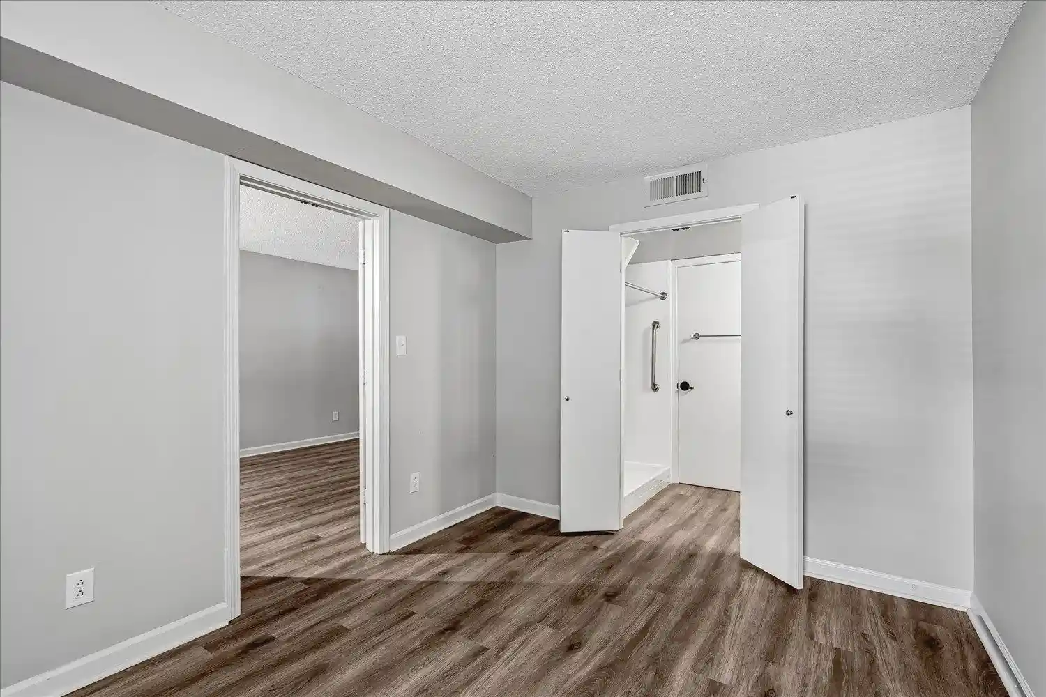 Photo 4 of Sale Pending at 3589 Covington Pike #112, Memphis, TN 38128 | MLS# 10224455 | Listing updated on 2026-08-31