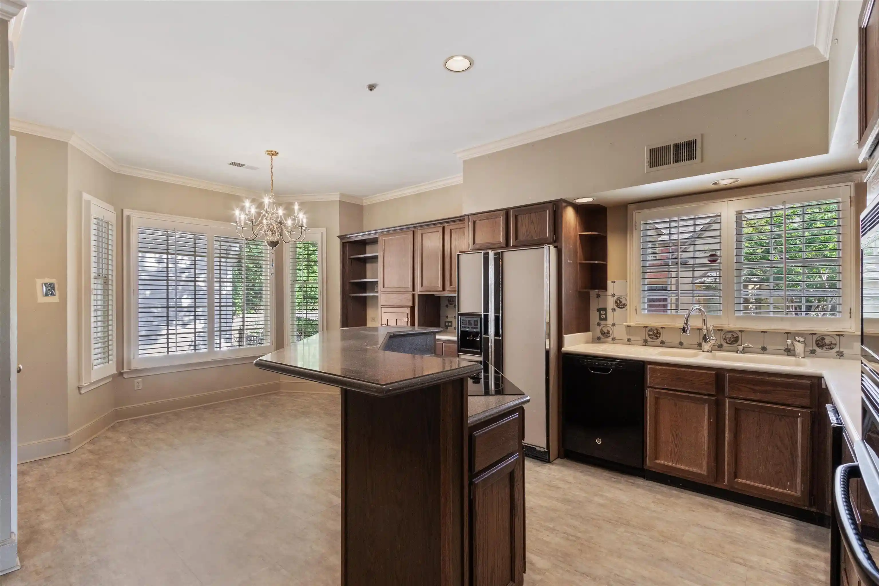 Photo 2 of Single family home for sale at 1591 E Clanlo Dr, Memphis, TN 38104 | MLS# 10224469 | Listing updated on 2026-09-24