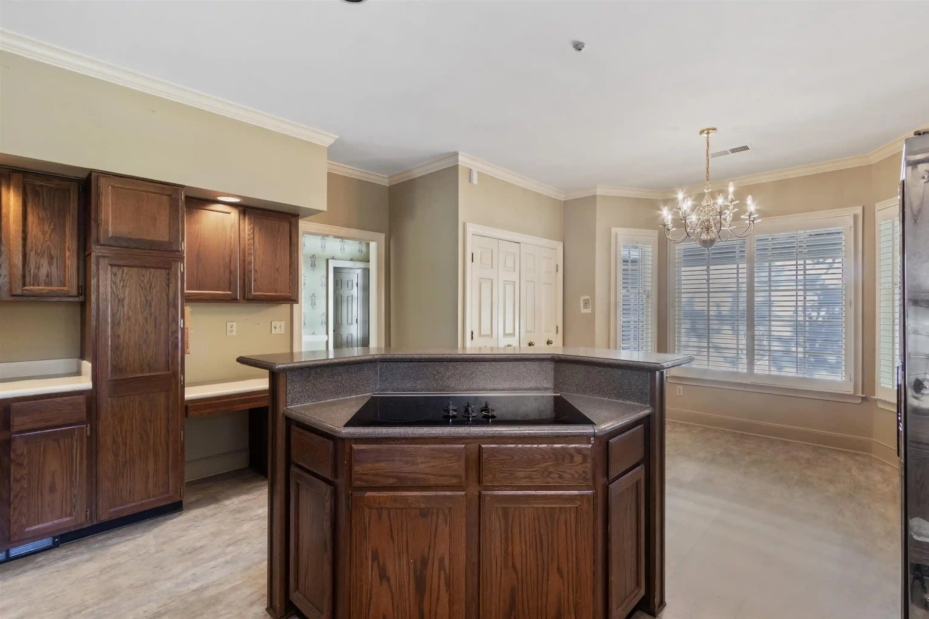 Photo 3 of Single family home for sale at 1591 E Clanlo Dr, Memphis, TN 38104 | MLS# 10224469 | Listing updated on 2026-09-24
