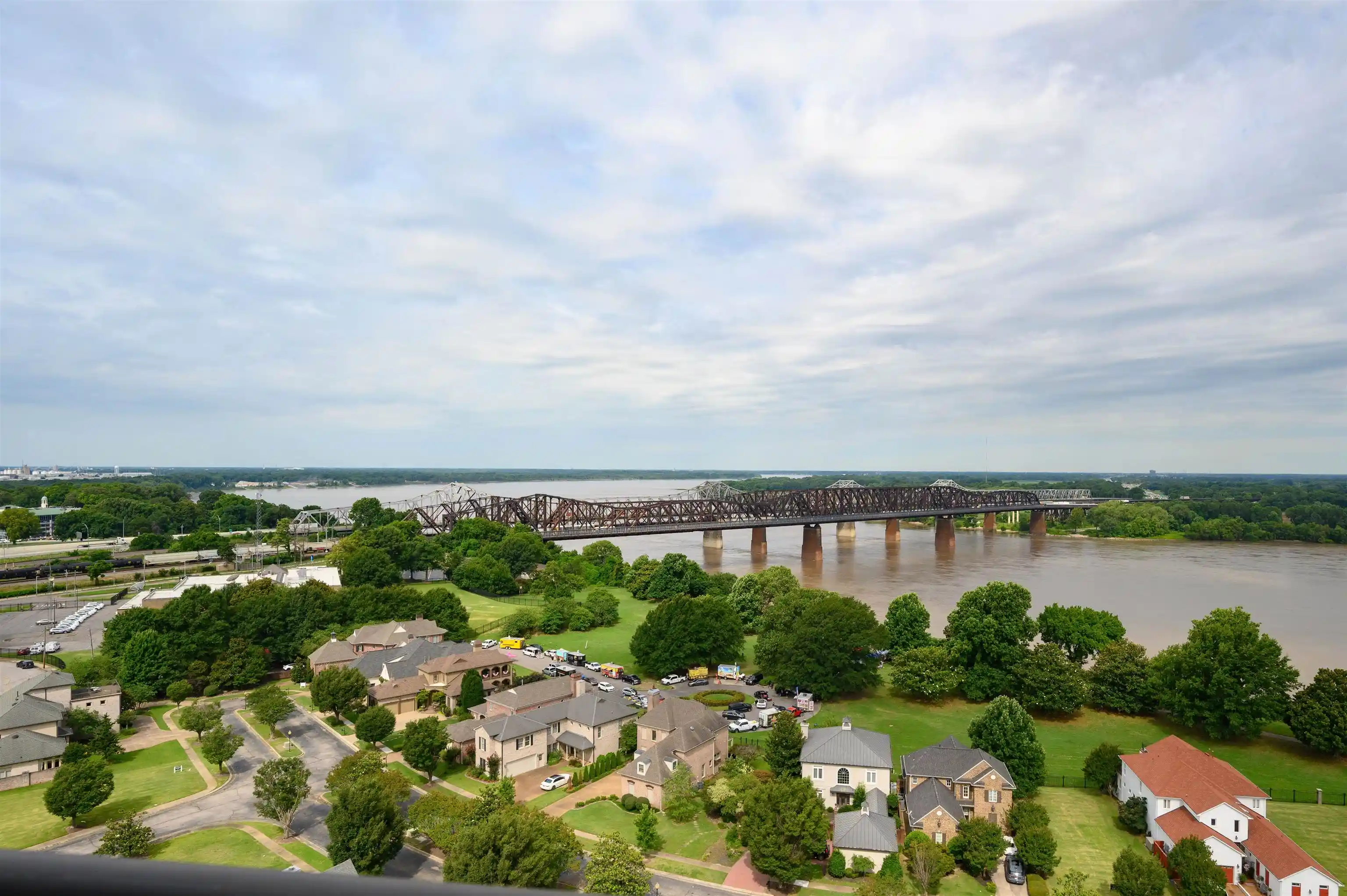 3rd image of The Artesian Condominiums, Memphis, TN 38103