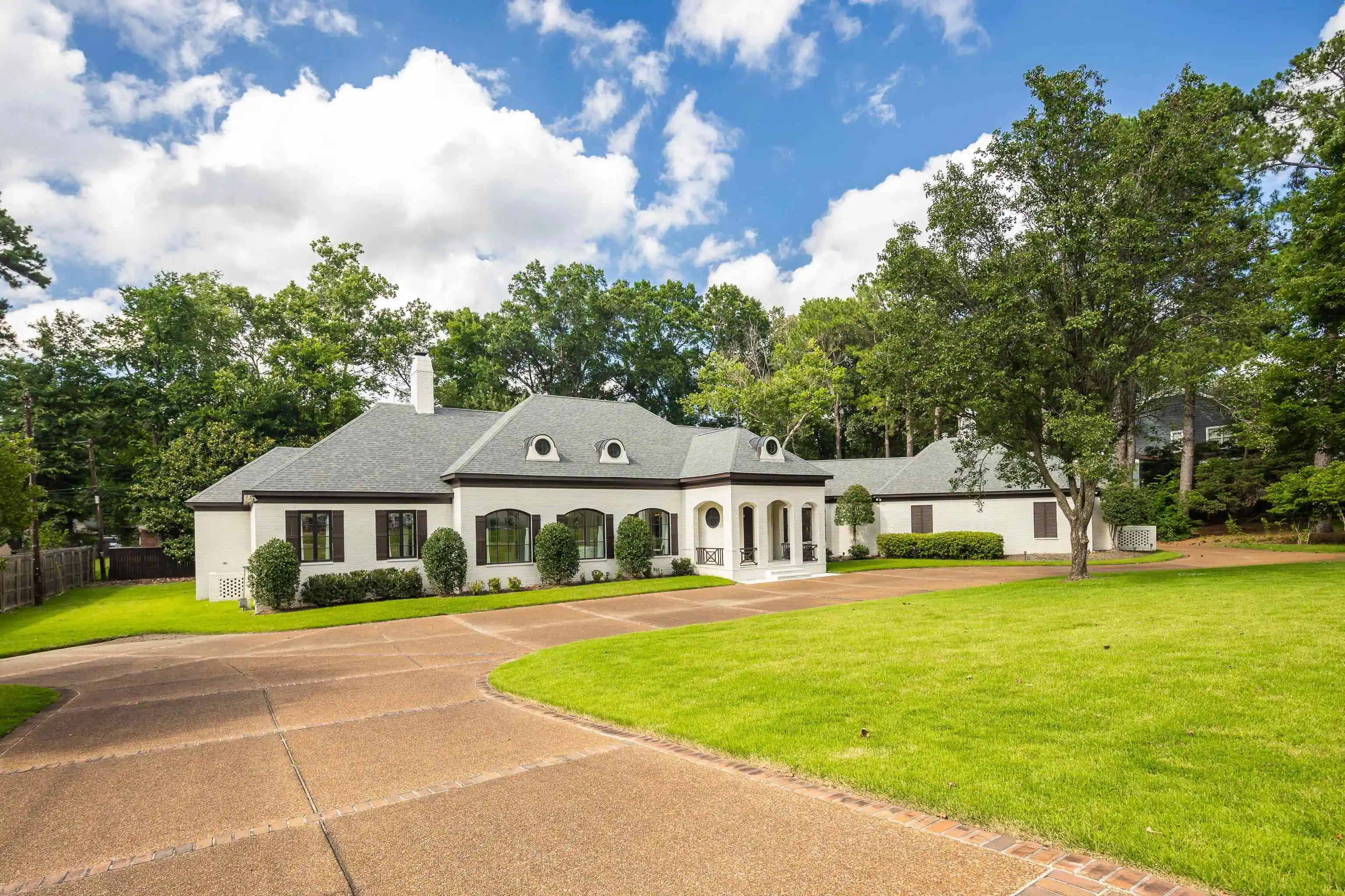 Photo 1 of Single family home for sale at 5352 N Clover Dr, Memphis, TN 38120 | MLS# 10224504 | Listing updated on 2026-07-18