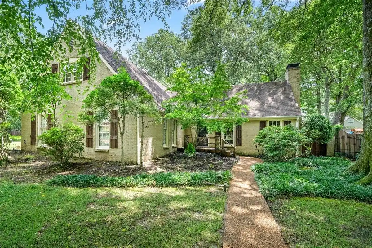 1st image of 1380 Poplar Estates Pky, Germantown, TN 38138 | MLS# 10224528