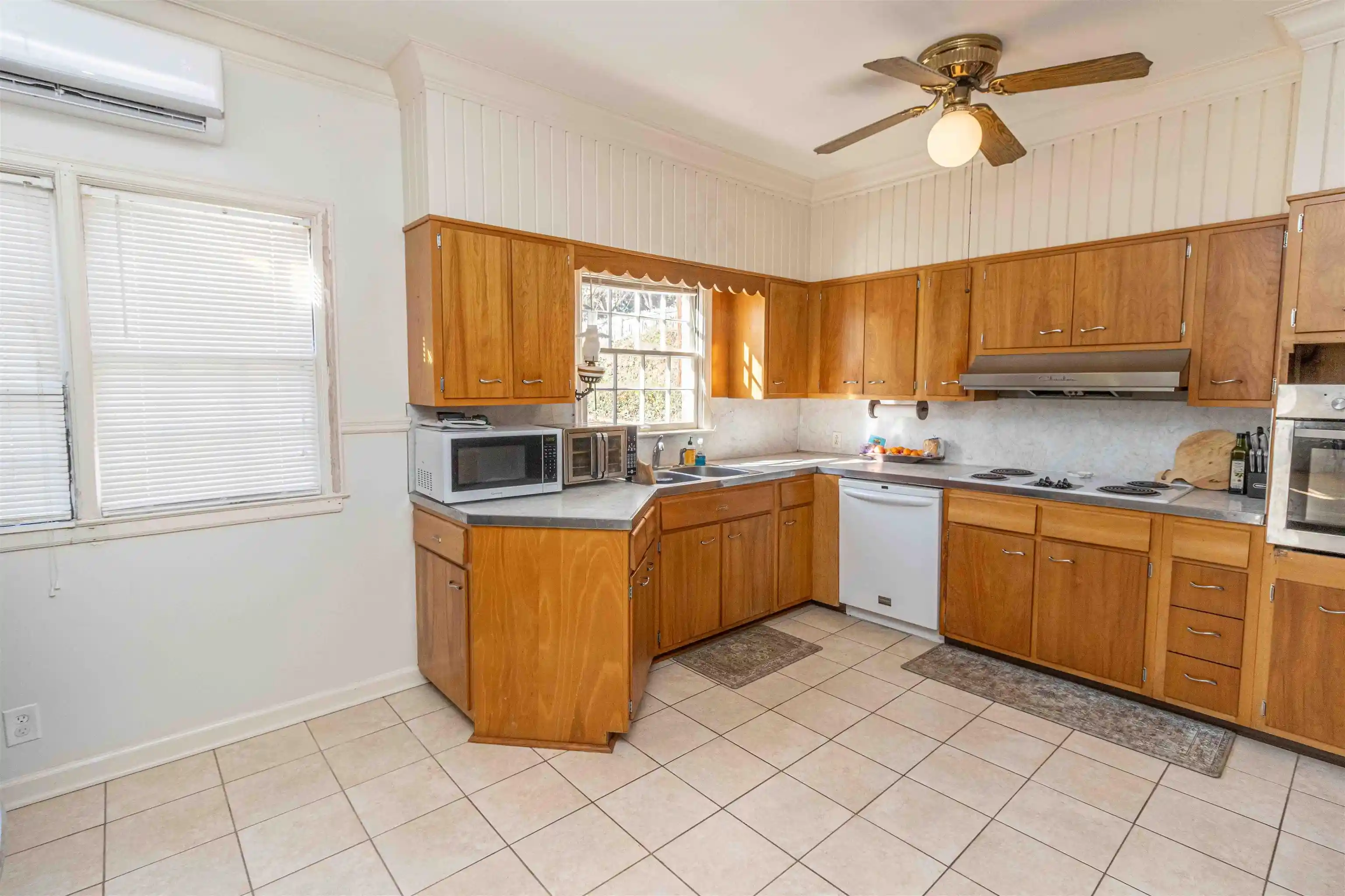 2nd image of 228 N Third St, Selmer, TN 38375 | MLS# 10224566