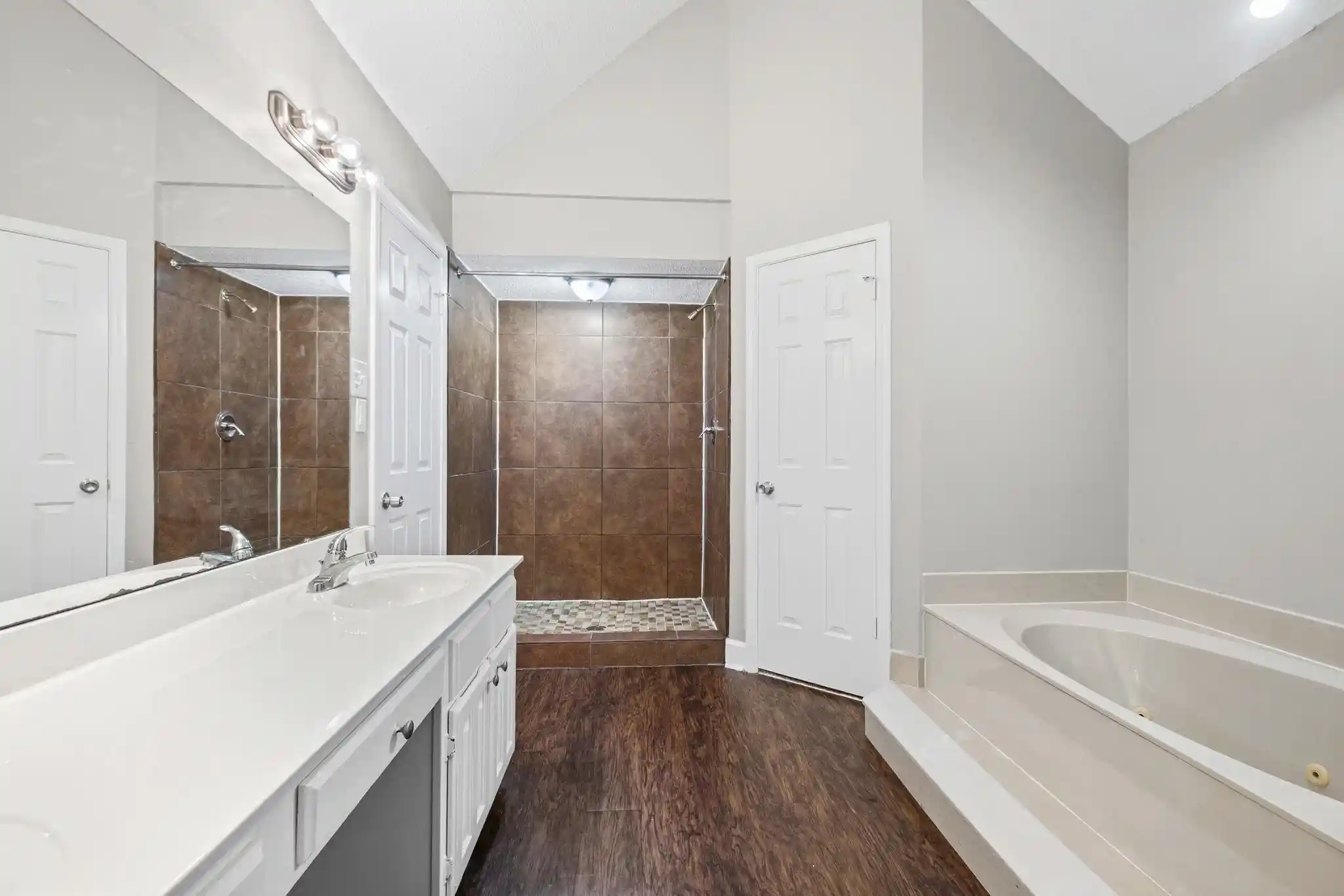 Photo 3 of Single family home for sale at 3990 Clubview Dr, Memphis, TN 38125 | MLS# 10224589 | Listing updated on 2026-09-11