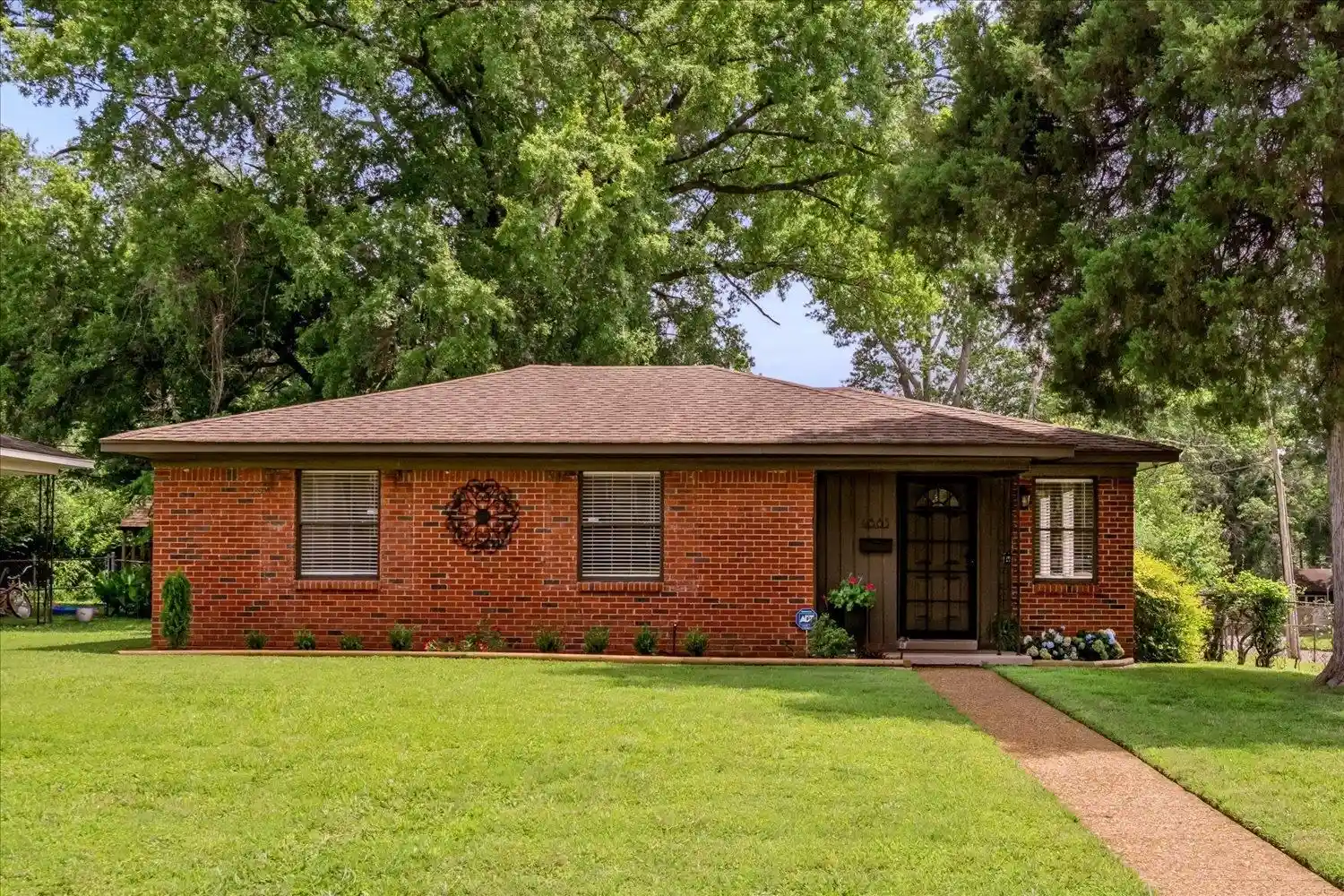 Photo 1 of Single family home for sale at 4883 Kimball Rd, Memphis, TN 38117 | MLS# 10224608 | Listing updated on 2026-08-06