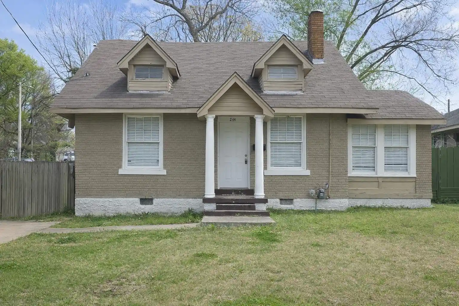 Photo 1 of Single family home for sale at 244 N Bellevue Blvd, Memphis, TN 38105 | MLS# 10224654 | Listing updated on 2026-07-20
