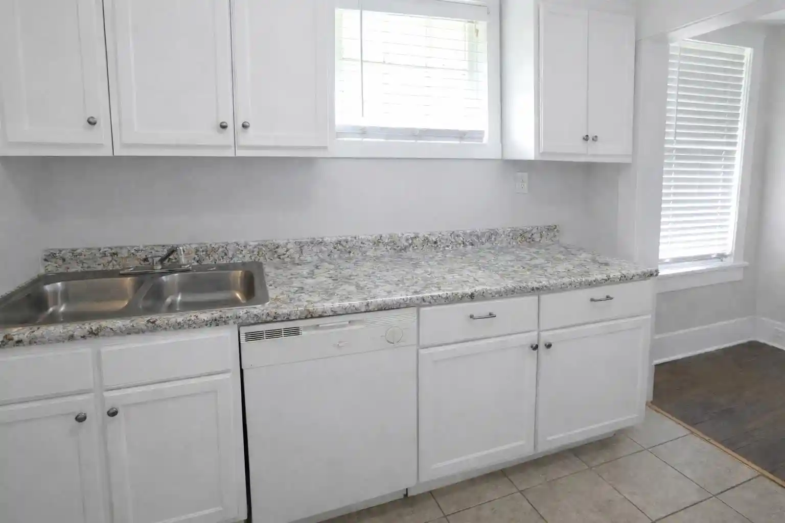 Photo 2 of Single family home for sale at 244 N Bellevue Blvd, Memphis, TN 38105 | MLS# 10224654 | Listing updated on 2026-07-20