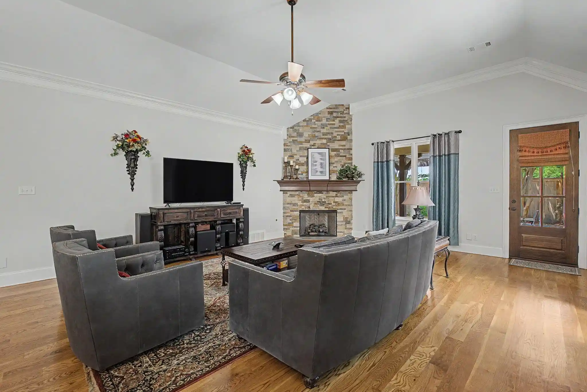 Photo 3 of Single family home for sale at 525 Ogilie Cv, Collierville, TN 38017 | MLS# 10224706 | Listing updated on 2026-07-28