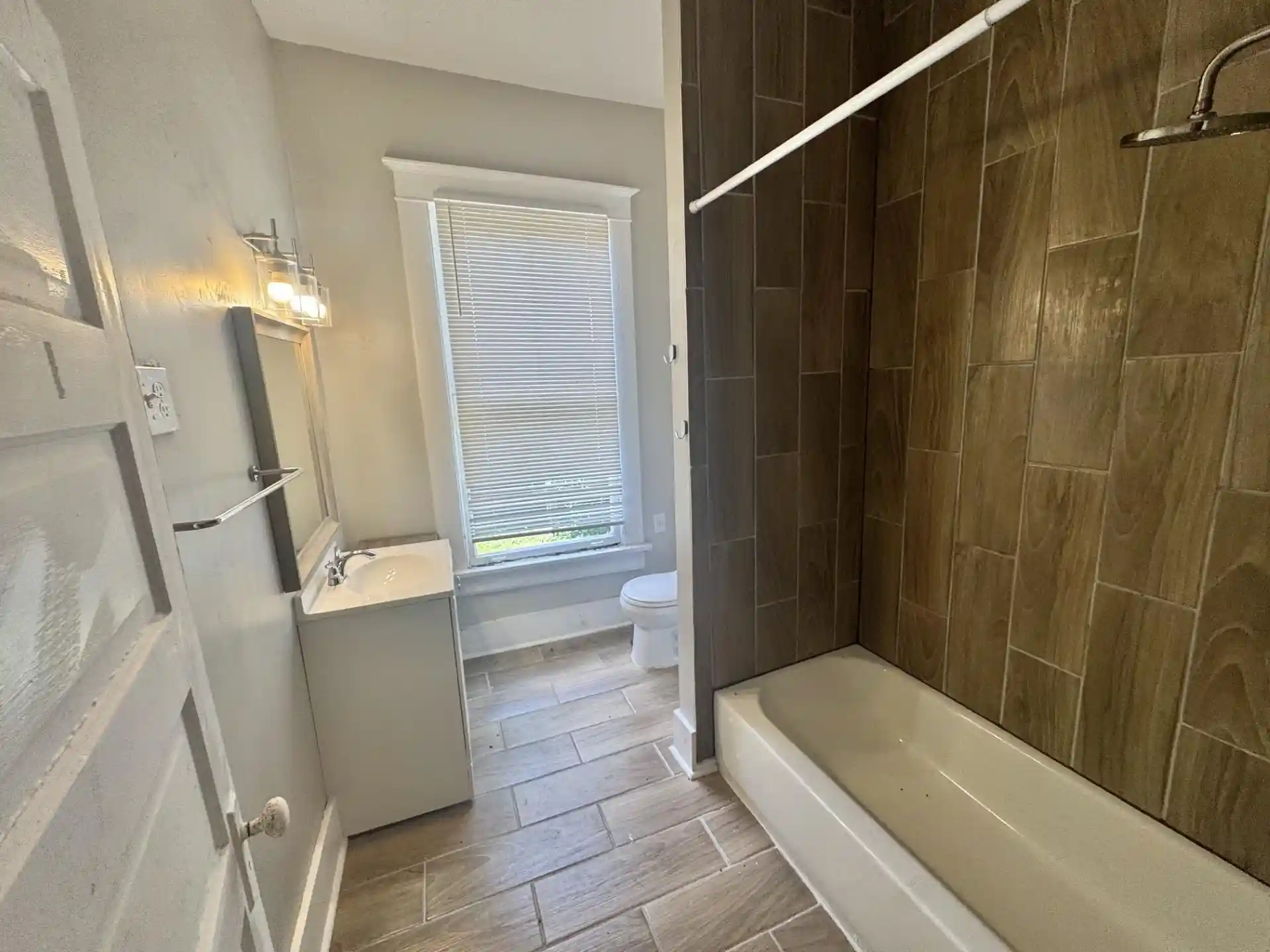 Photo 3 of Single family home for sale at 2006 Felix Ave, Memphis, TN 38104 | MLS# 10224717 | Listing updated on 2026-09-19