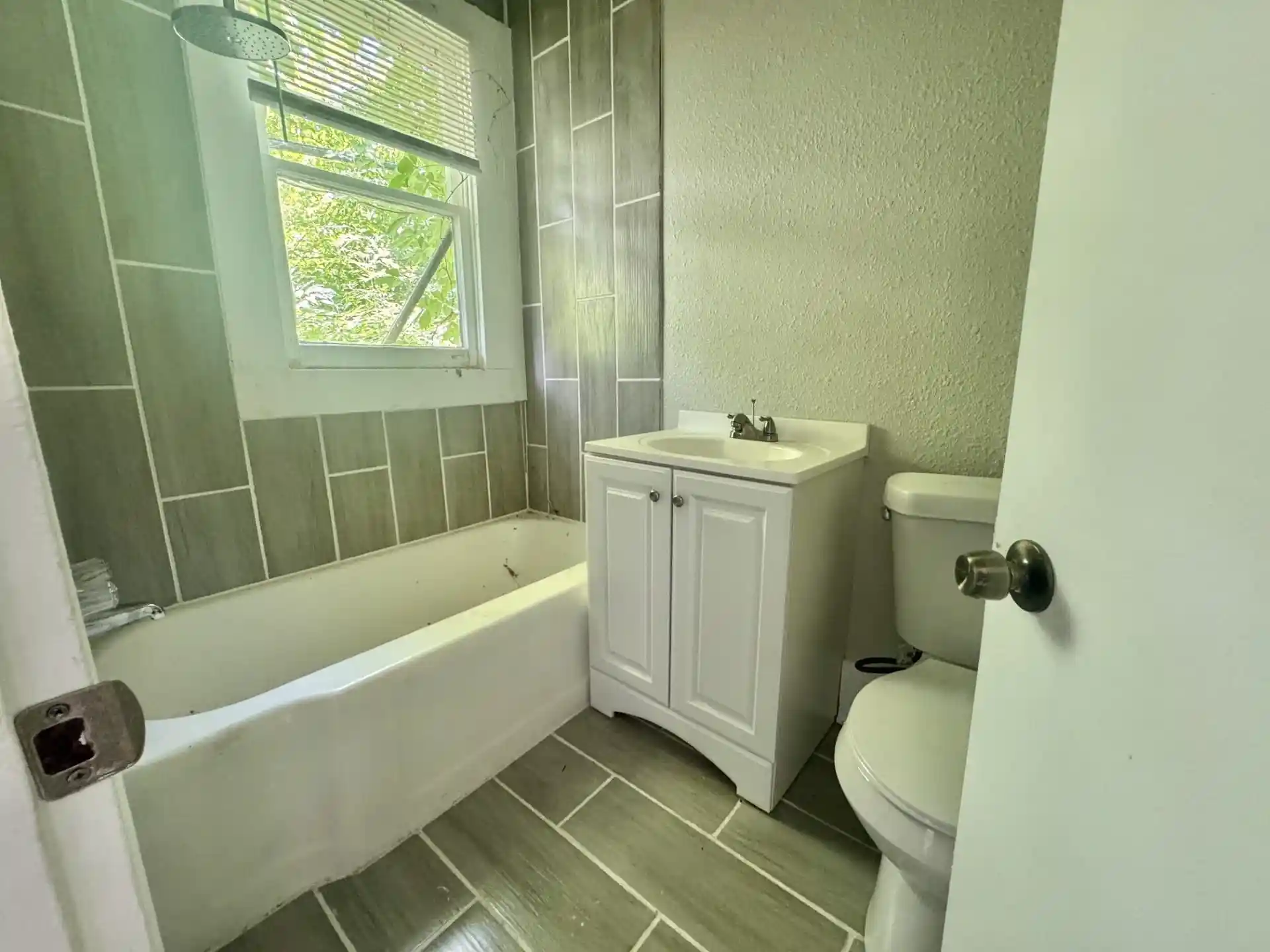 Photo 4 of Single family home for sale at 2006 Felix Ave, Memphis, TN 38104 | MLS# 10224717 | Listing updated on 2026-09-19