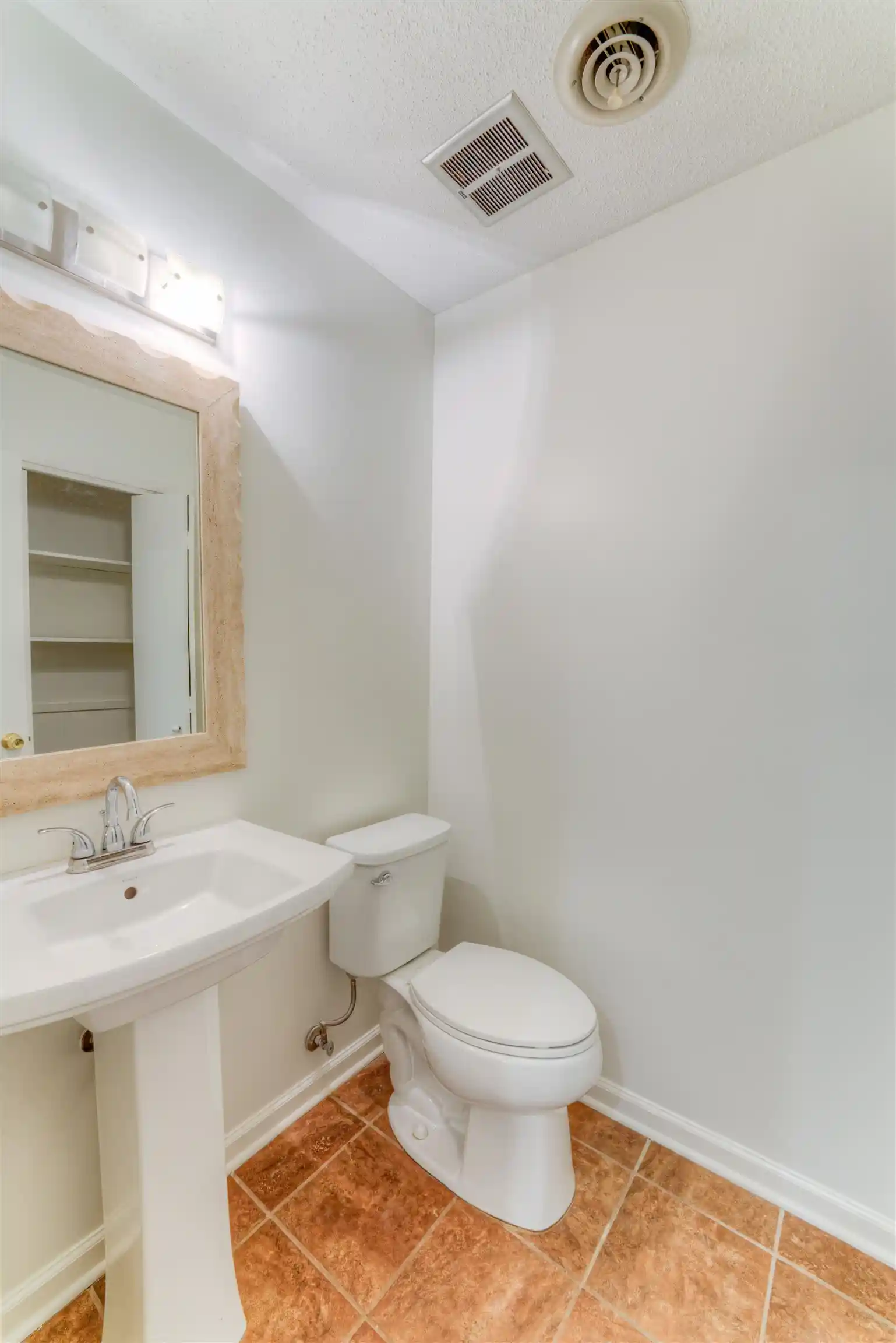 3rd image of 2193 Woodruff Dr, Germantown, TN 38138 | MLS# 10224748