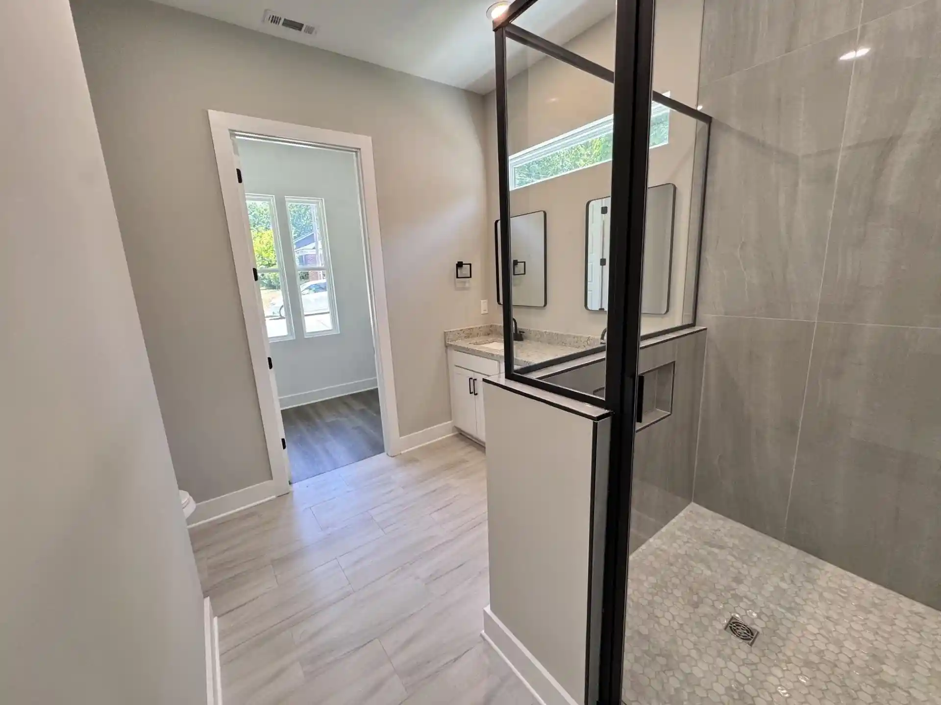 Photo 3 of Single family home for sale at 369 N Hollywood St, Memphis, TN 38112 | MLS# 10224754 | Listing updated on 2026-09-16