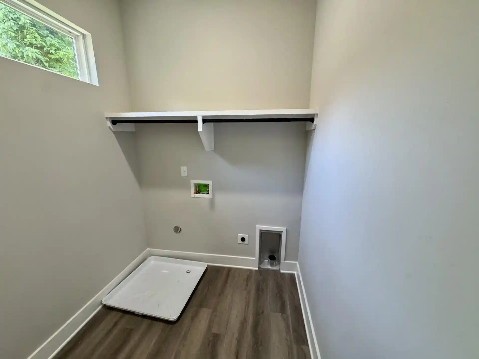 Photo 4 of Single family home for sale at 369 N Hollywood St, Memphis, TN 38112 | MLS# 10224754 | Listing updated on 2026-09-16