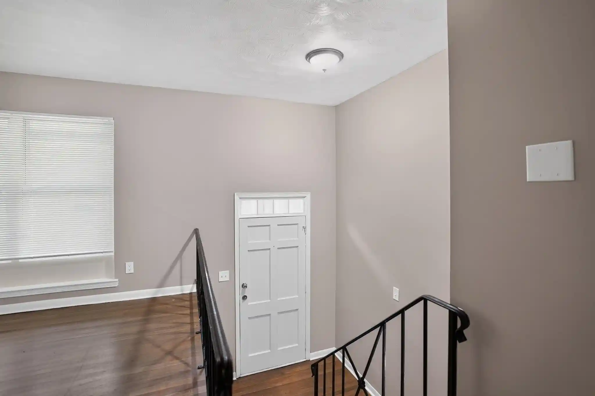 Photo 3 of Sale Pending at 3391 S Perkins Rd, Memphis, TN 38118 | MLS# 10224765 | Listing updated on 2026-09-11
