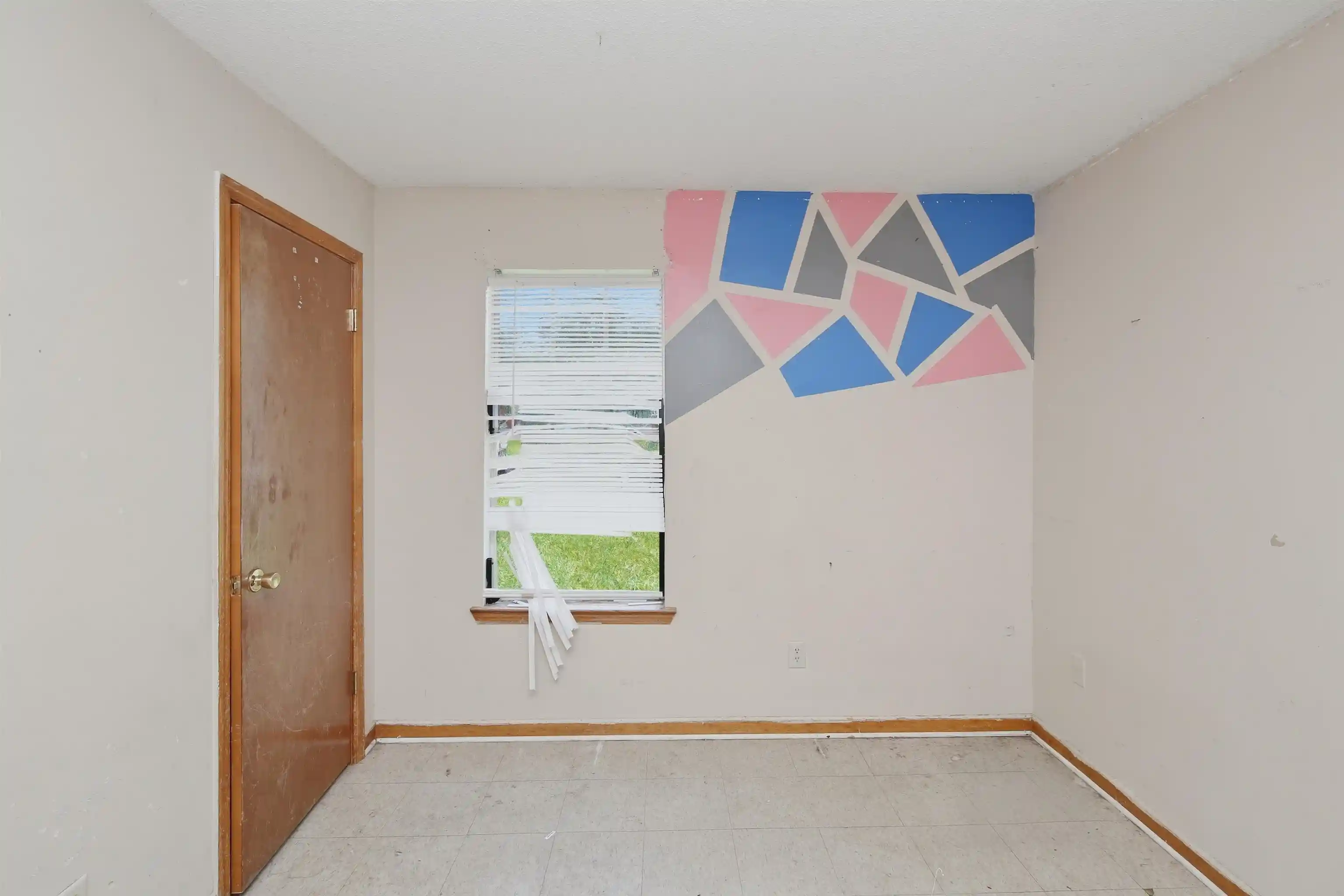 Photo 3 of Single family home for sale at 3831 Black Forrest Dr, Memphis, TN 38128 | MLS# 10224770 | Listing updated on 2026-09-25