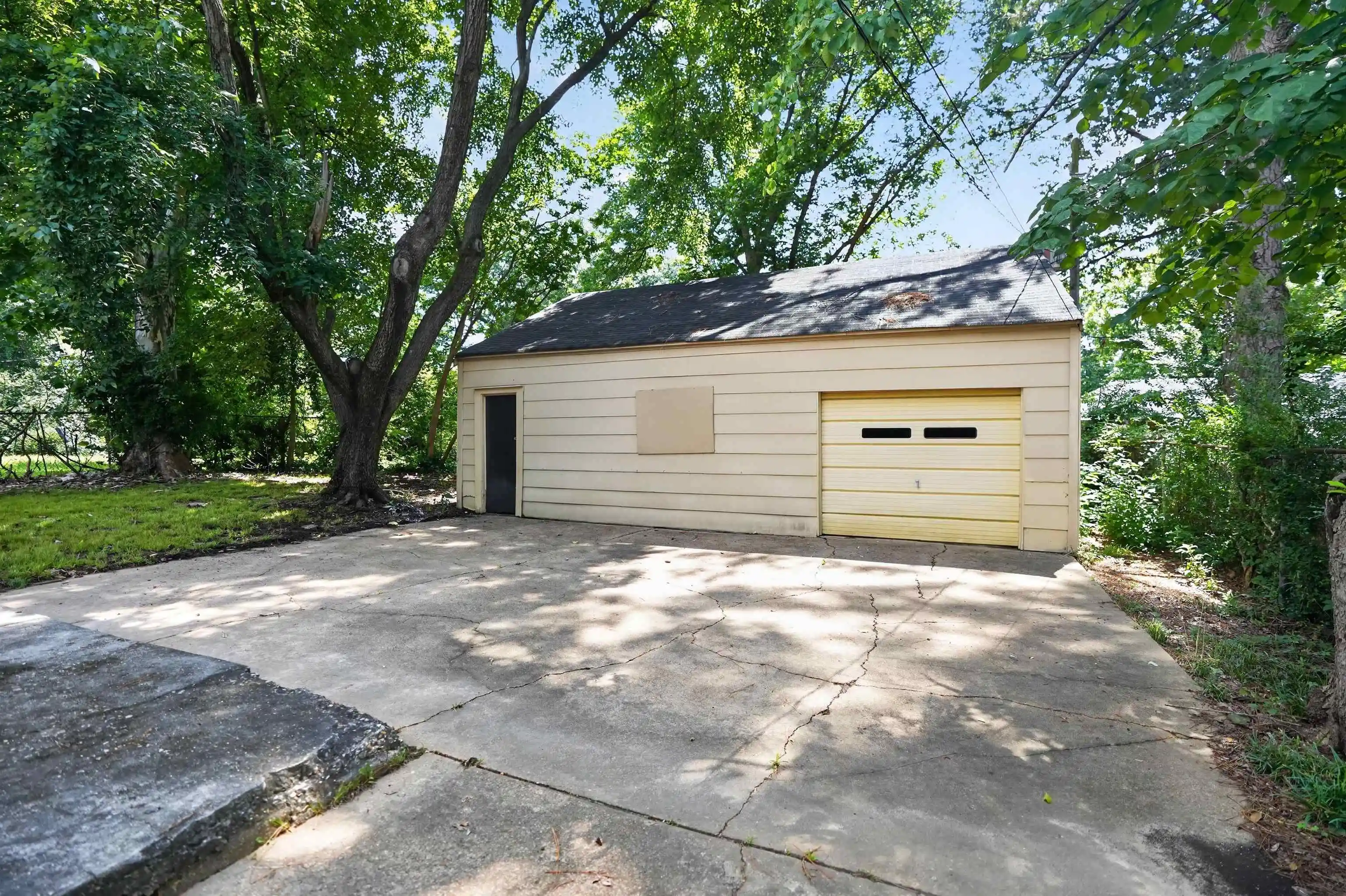 Photo 1 of Sale Pending at 3520 Lehi Dr, Memphis, TN 38128 | MLS# 10224776 | Listing updated on 2026-09-23