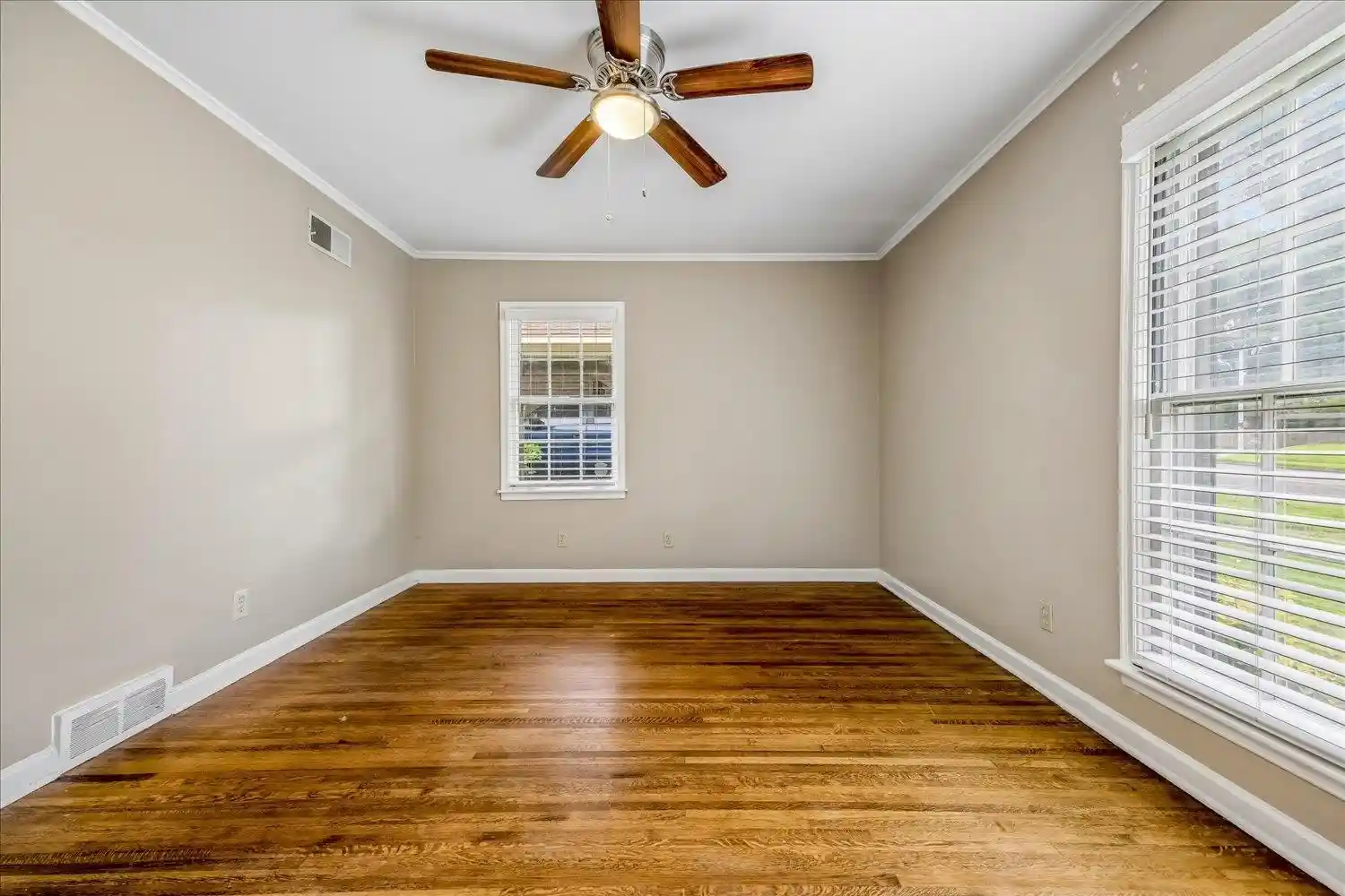 Photo 2 of Single family home for sale at 5304 Quince Rd, Memphis, TN 38117 | MLS# 10224796 | Listing updated on 2026-08-25