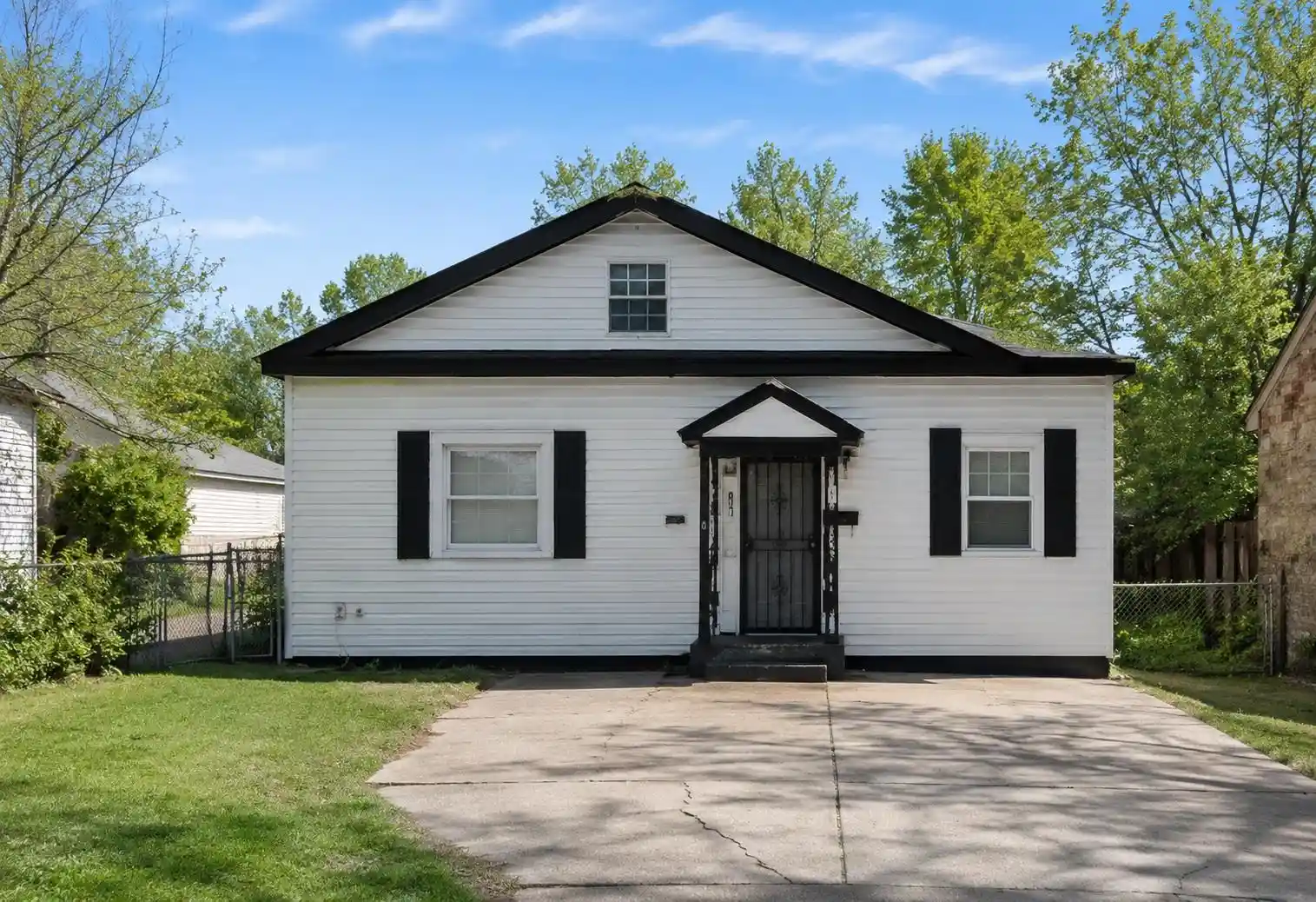 Photo 1 of Single family home for sale at 345 S Parkway Ave, Memphis, TN 38106 | MLS# 10224799 | Listing updated on 2026-07-27