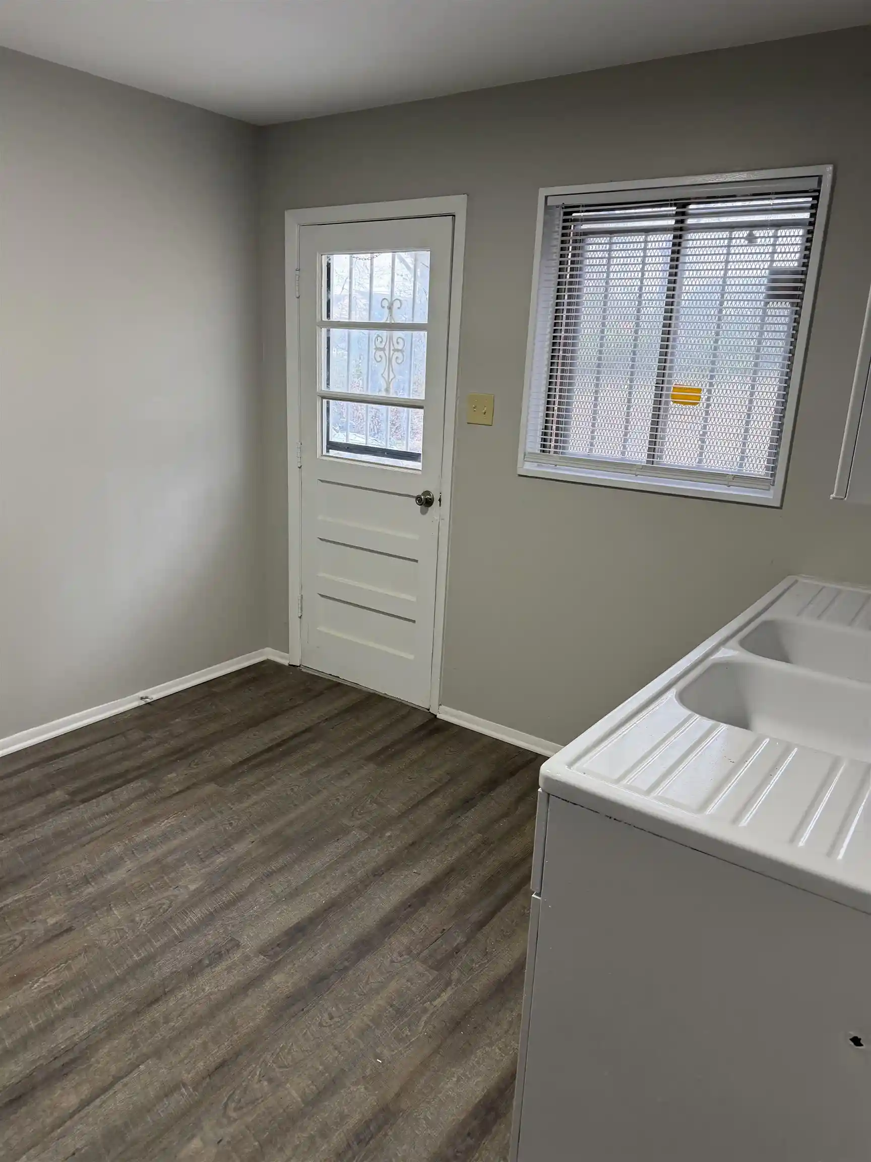 Photo 2 of Single family home for sale at 194 E Biscayne Rd, Memphis, TN 38109 | MLS# 10224807 | Listing updated on 2026-08-20