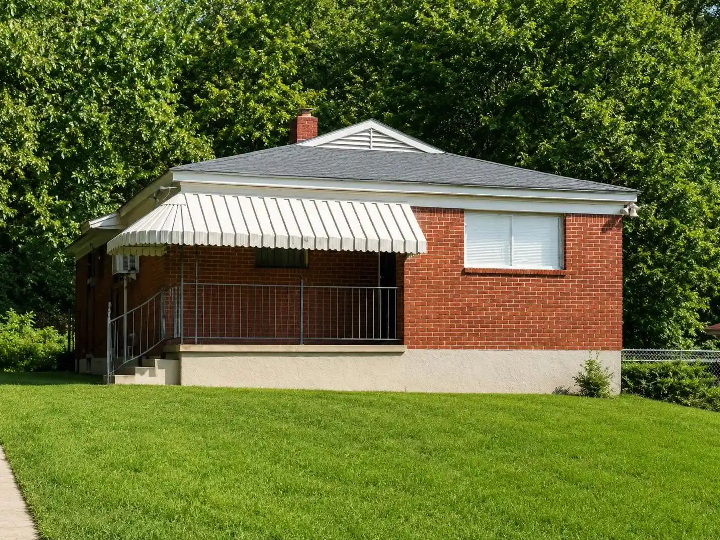 Photo 3 of Single family home for sale at 194 E Biscayne Rd, Memphis, TN 38109 | MLS# 10224807 | Listing updated on 2026-08-20