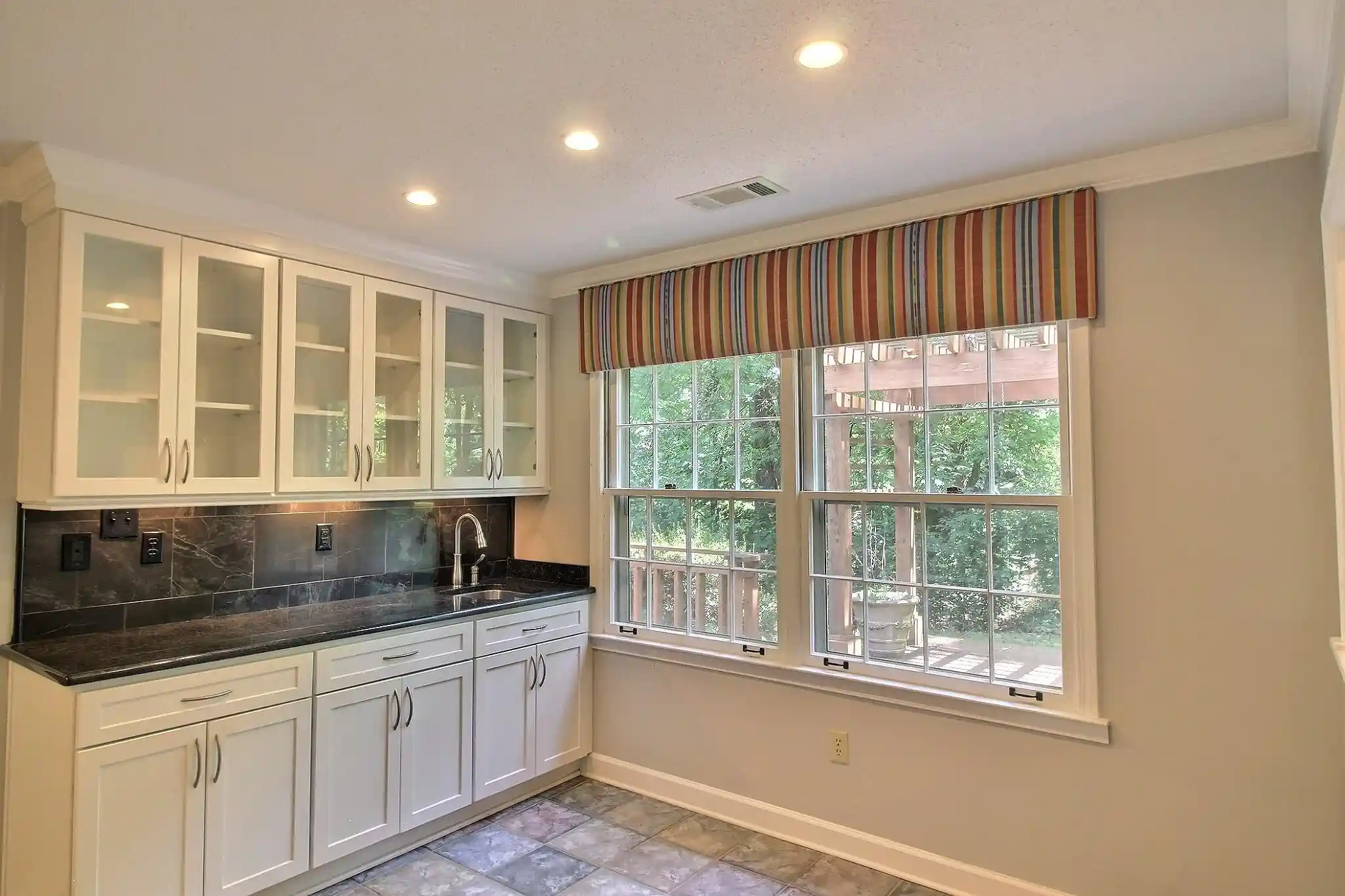 3rd image of 7982 Dovie Ln, Germantown, TN 38138 | MLS# 10224825