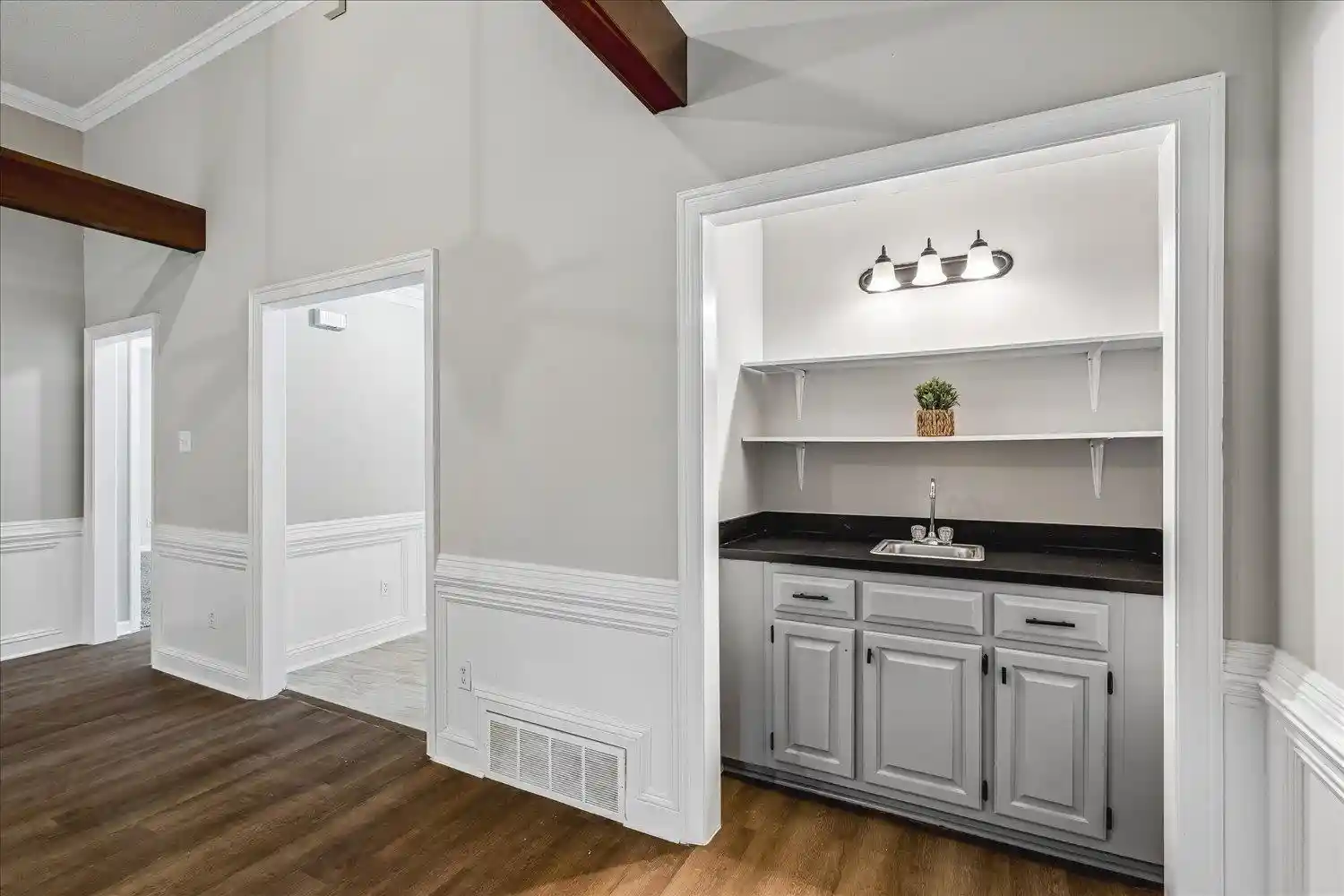 Photo 2 of Single family home for sale at 8671 Beckenham Dr, Cordova, TN 38016 | MLS# 10224834 | Listing updated on 2026-09-23