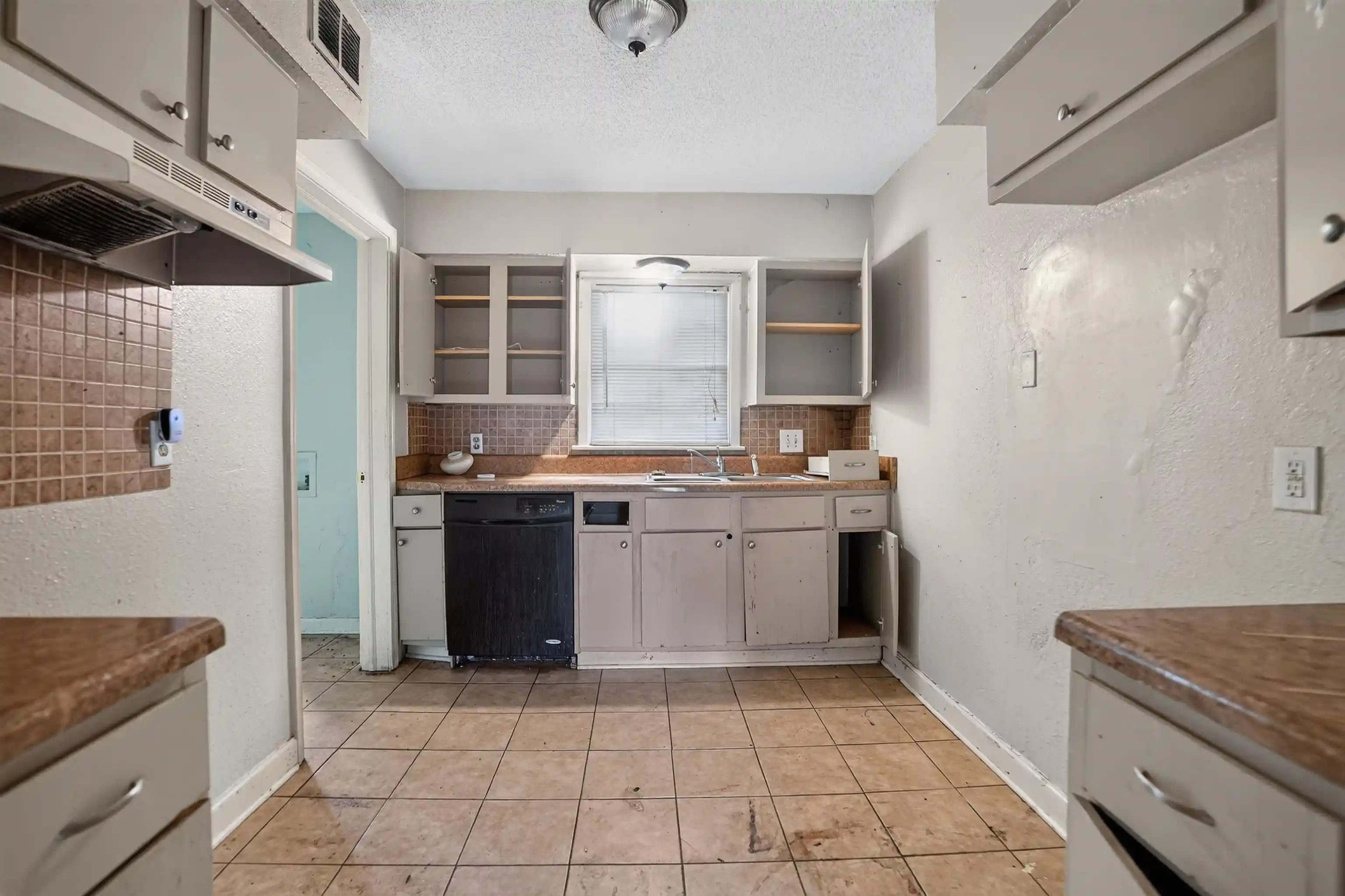 Photo 4 of Single family home for sale at 4424 Mickey Dr, Memphis, TN 38116 | MLS# 10224874 | Listing updated on 2026-09-21