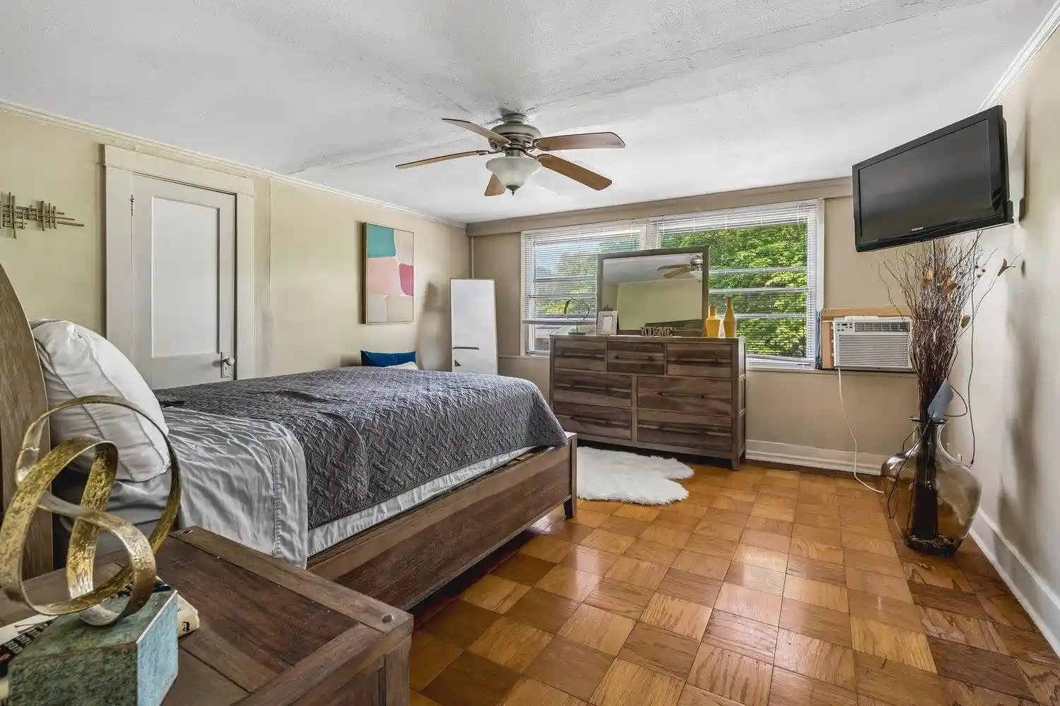 Photo 3 of Multi family home for sale at 703 N Evergreen St, Memphis, TN 38107 | MLS# 10224879 | Listing updated on 2026-09-07