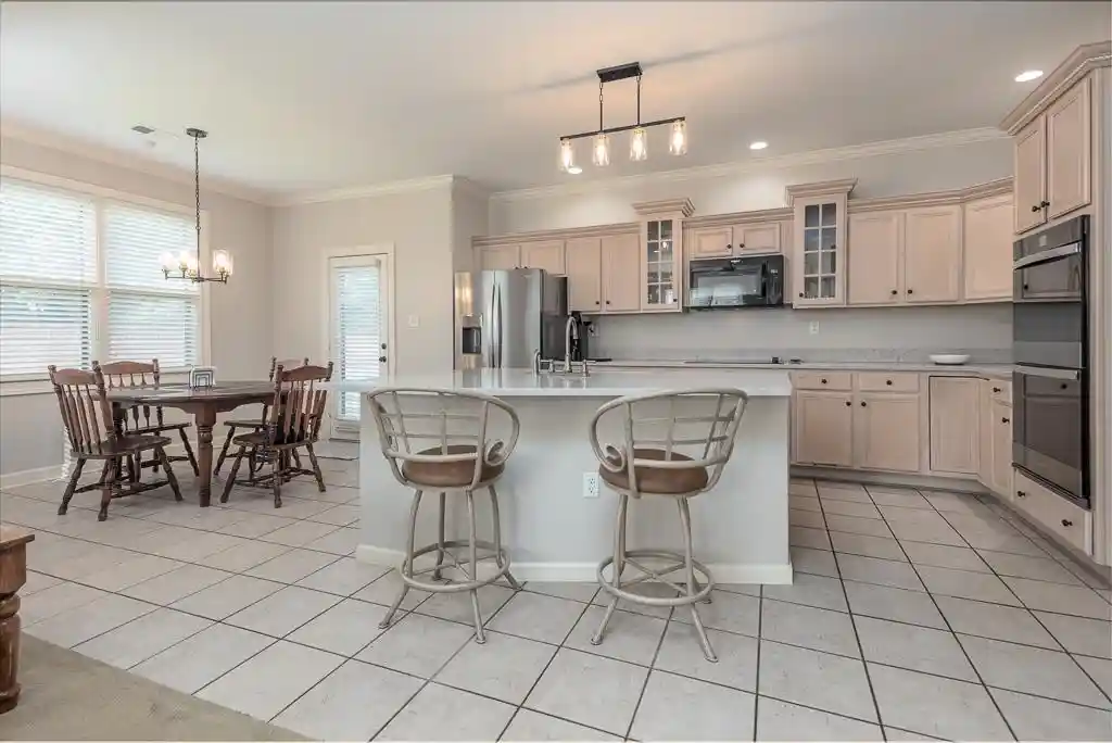 3rd image of 8960 W Grovelawn Cv, Germantown, TN 38139 | MLS# 10224898