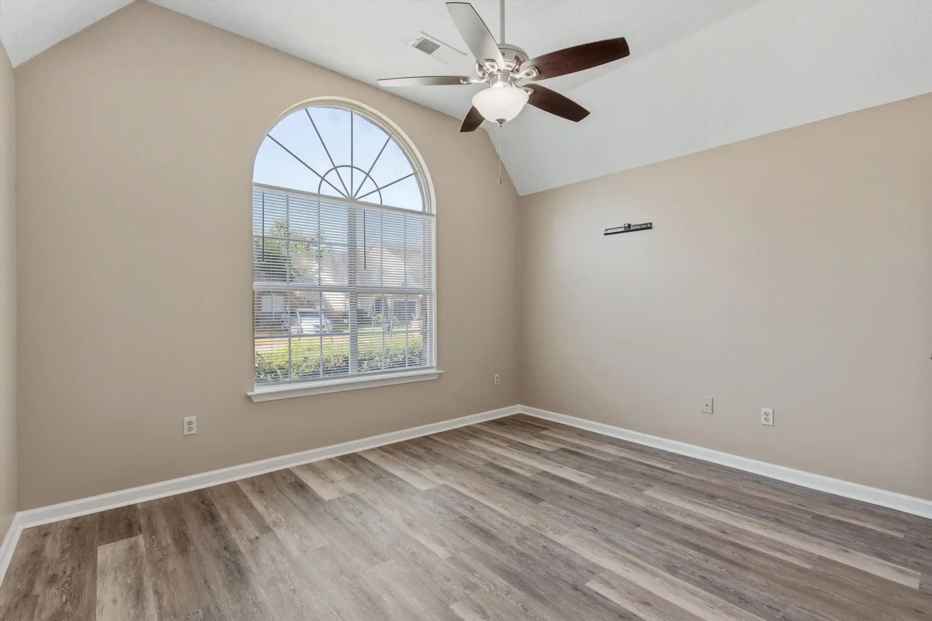 Photo 3 of Townhouse for sale at 7750 Shadowland Dr, Memphis, TN 38125 | MLS# 10224909 | Listing updated on 2026-08-11